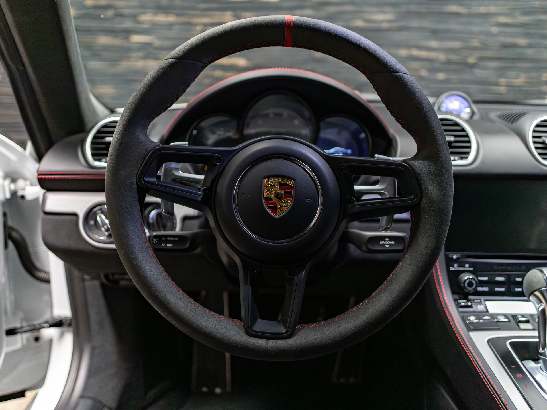PORSCHE 718 Cayman GT4 PDK-image-6