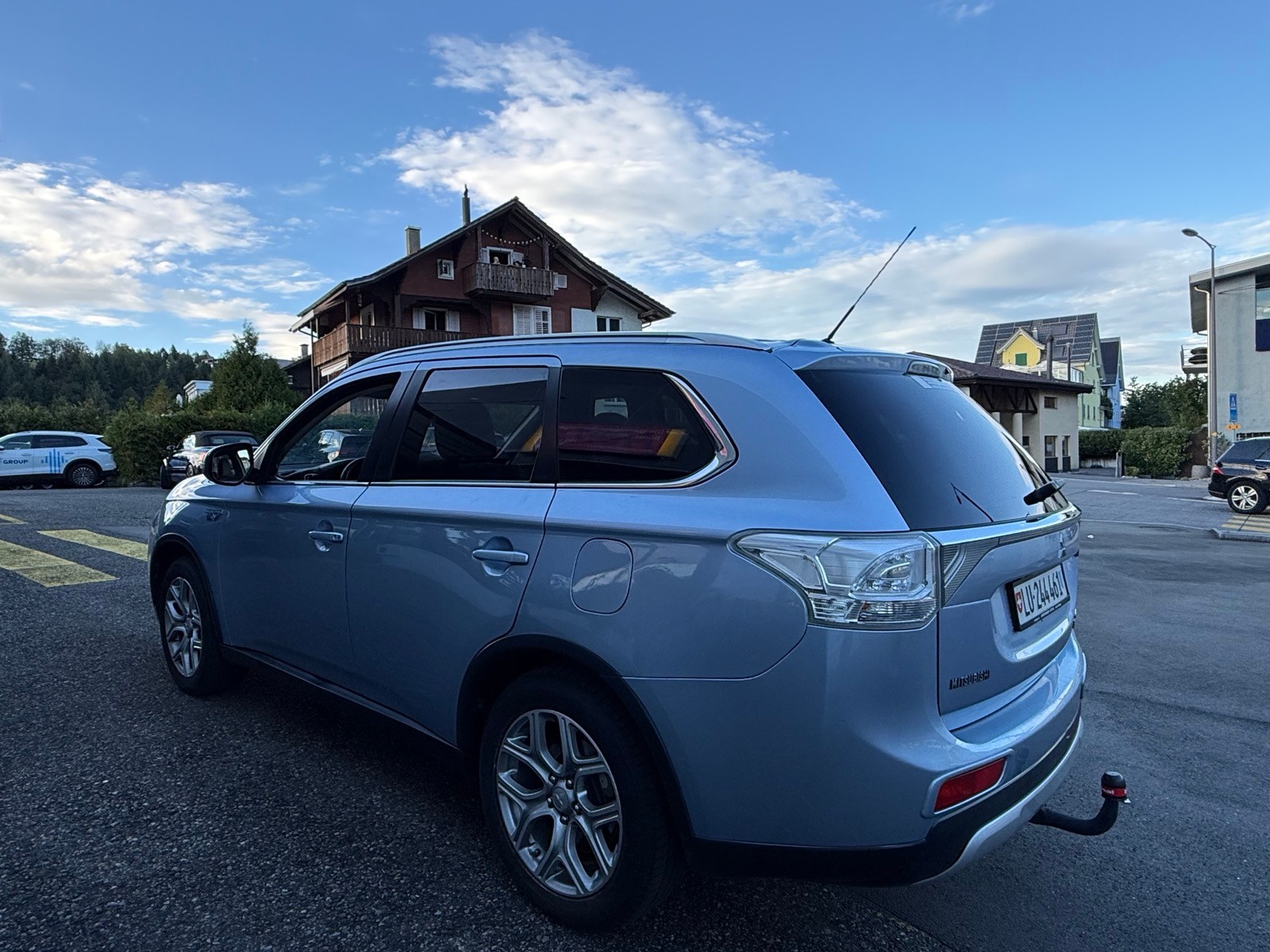 MITSUBISHI 2.0 PHEV Navigator Safety-image-3