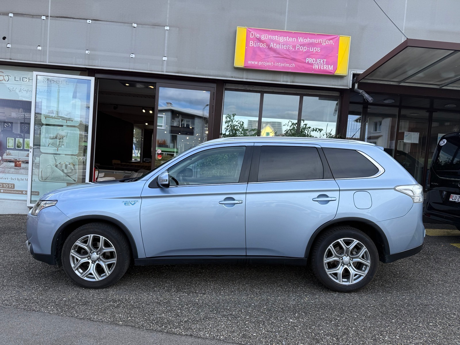 MITSUBISHI 2.0 PHEV Navigator Safety-image-1