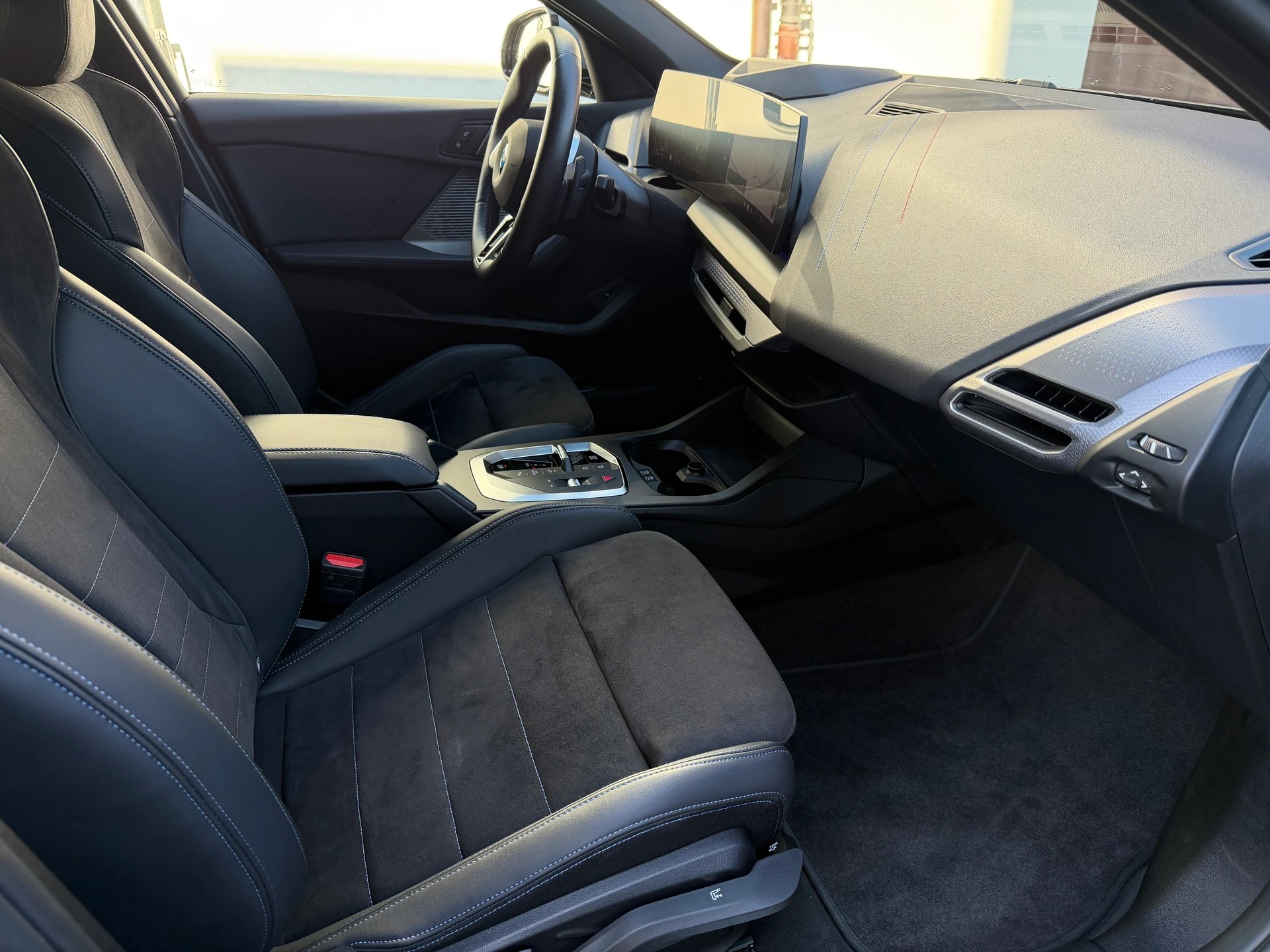 BMW 118d M Sport Pro | HEAD-UP DISPLAY | MASSAGESITZE | 360° KAMERA | KEYLESS GO-image-15