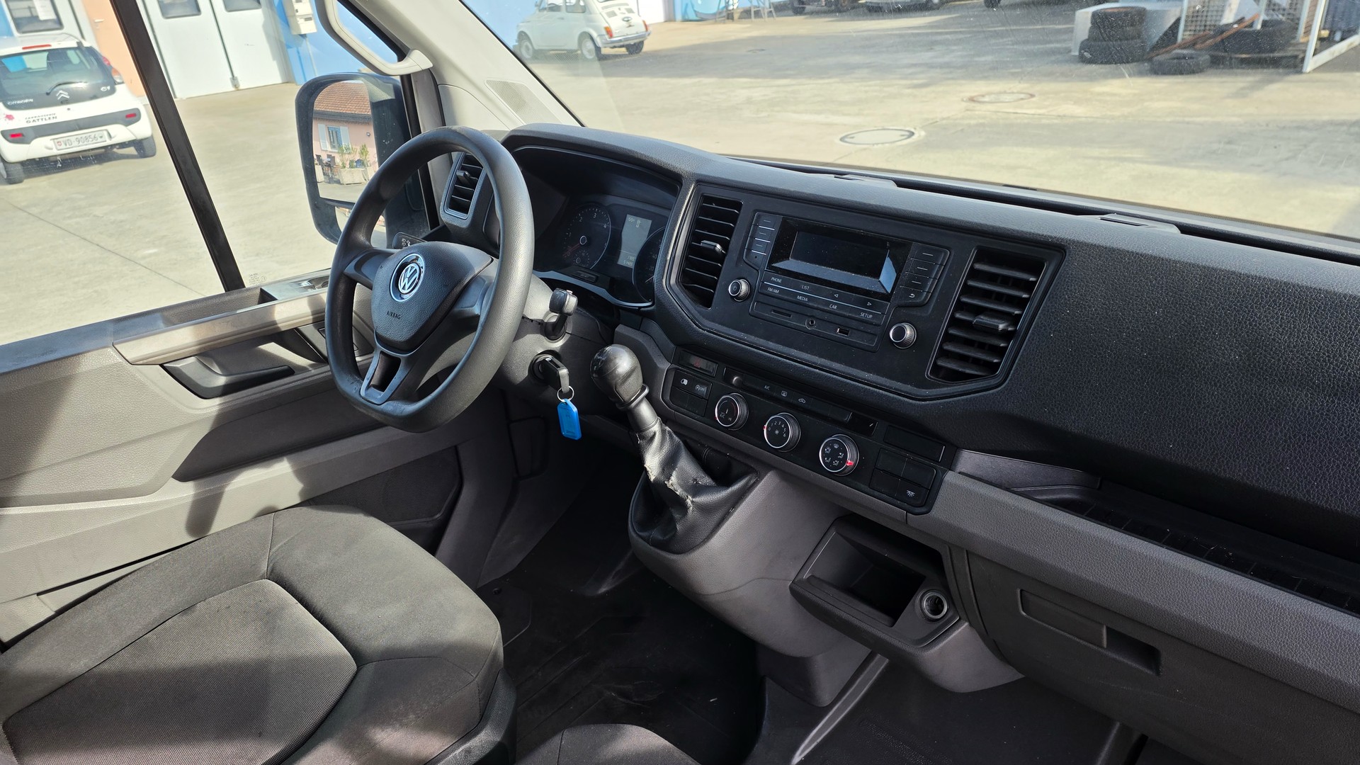VW Crafter 35 2.0 TDI L4-image-7