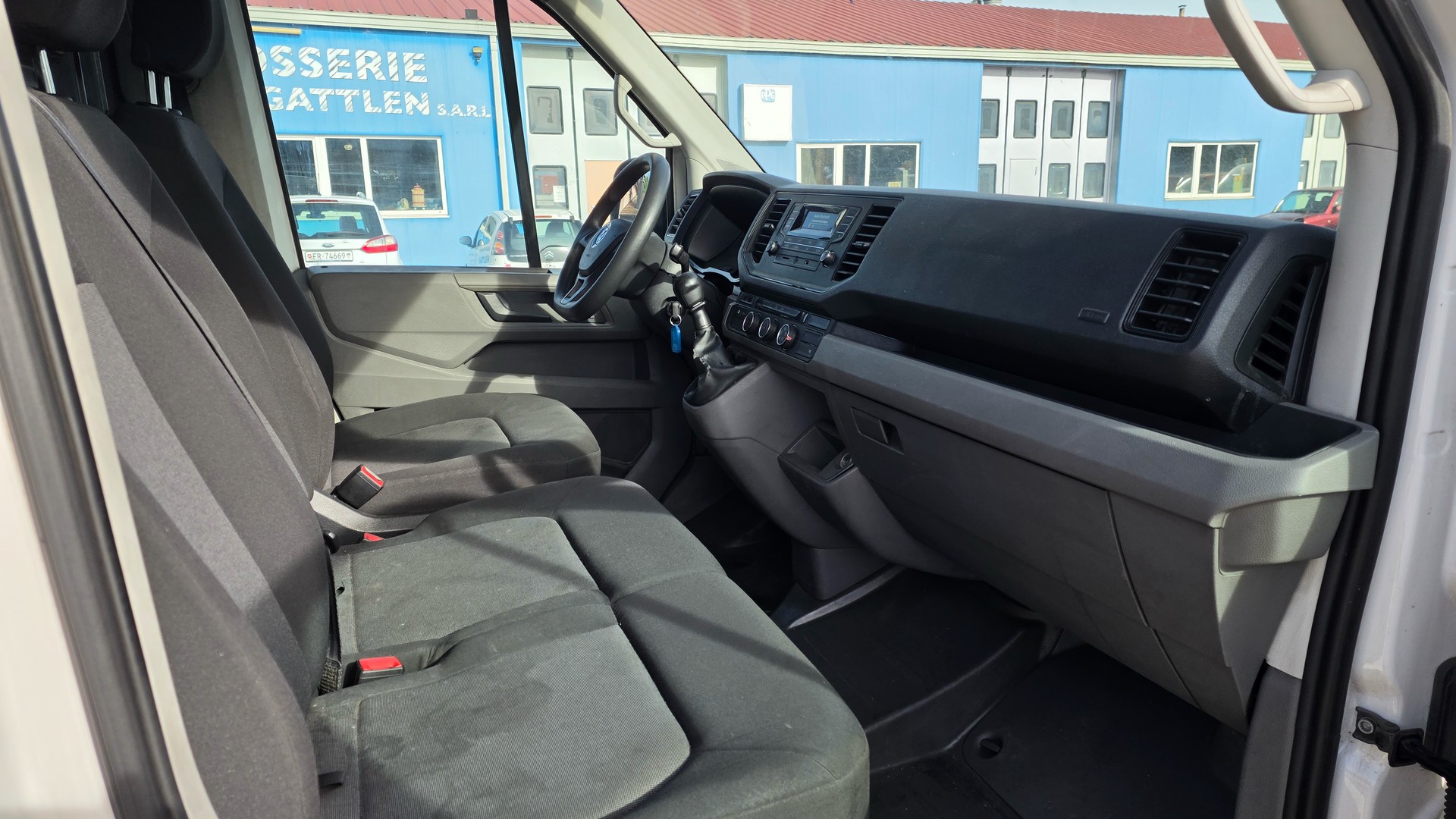 VW Crafter 35 2.0 TDI L4-image-6