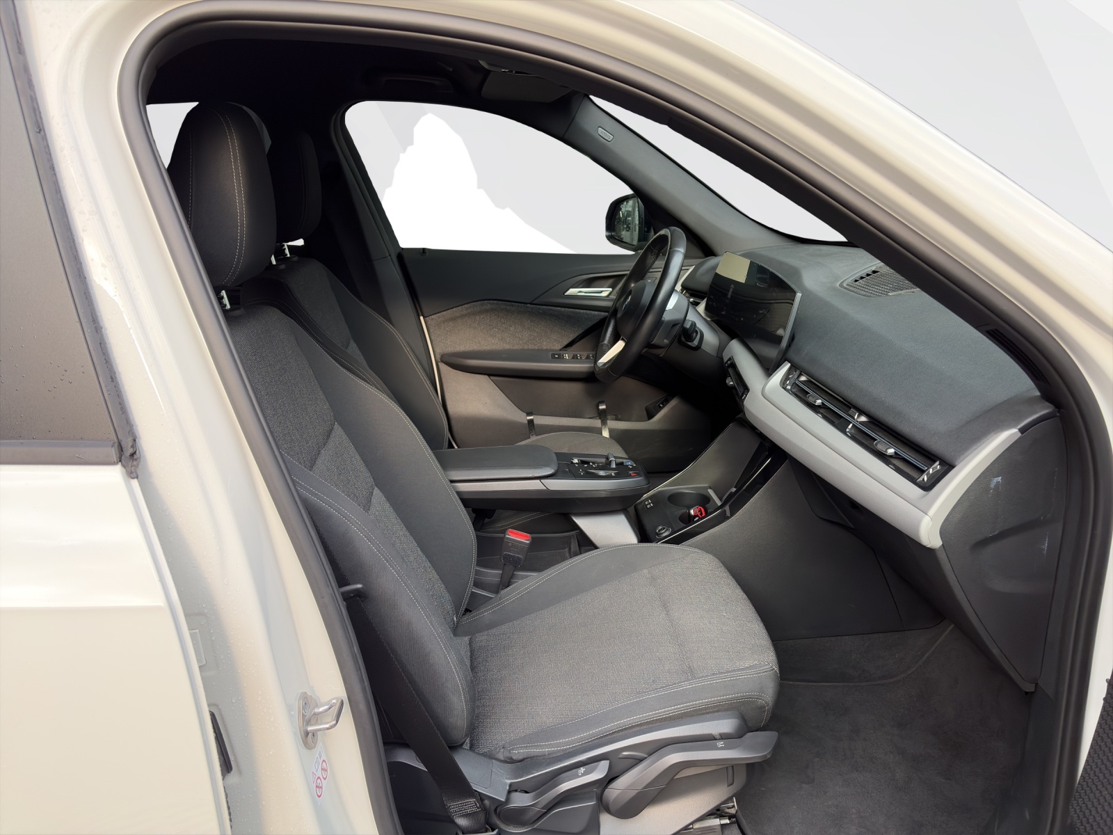 BMW iX1 xDrive30-image-15