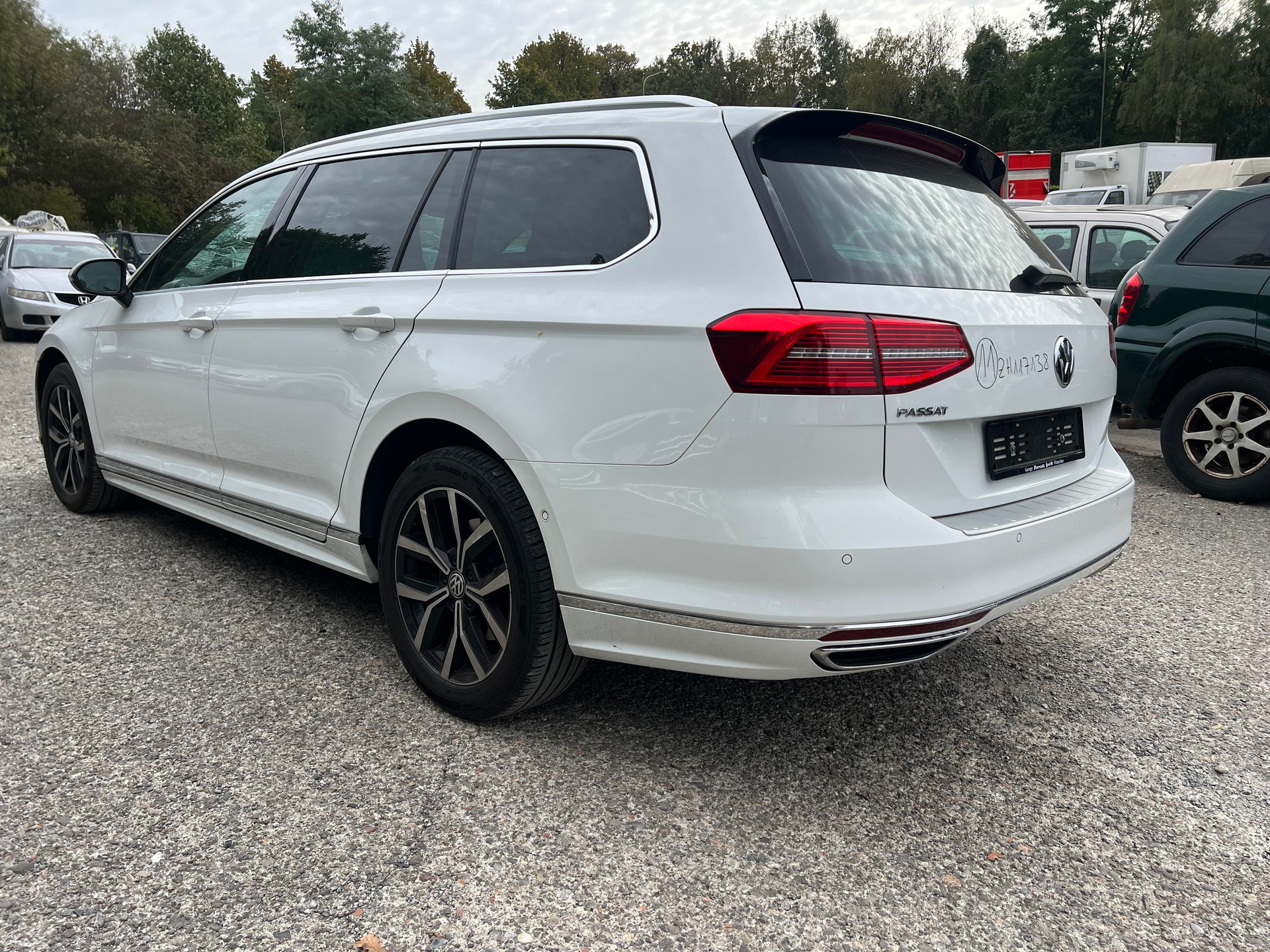 VW Passat Variant 2.0 TDI BMT Trendline DSG-image-3