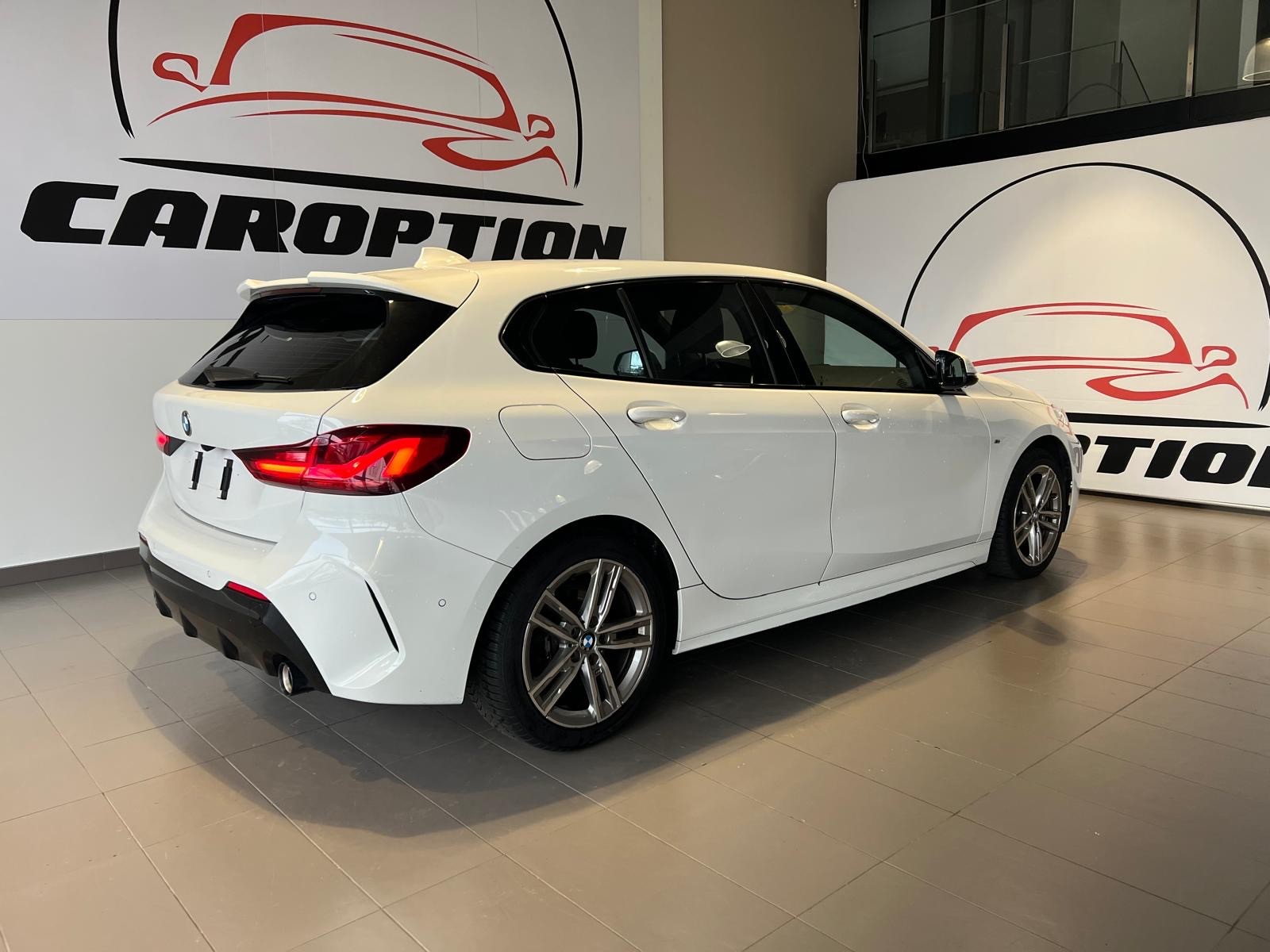 BMW 118d Steptronic M Sport-image-6