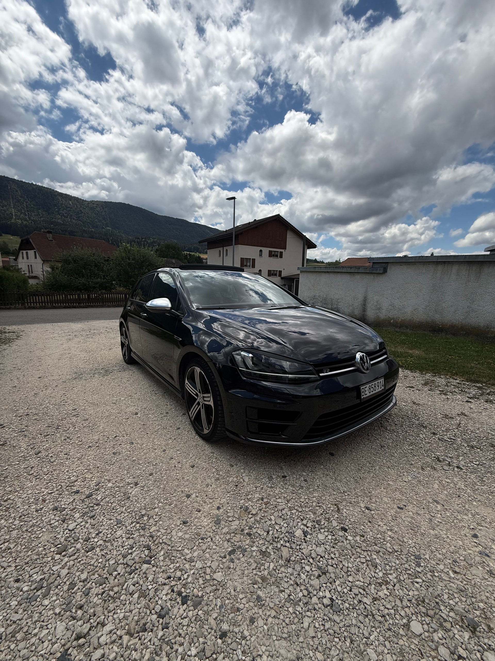VW 2.0 TSI R DSG 4motion-image-2