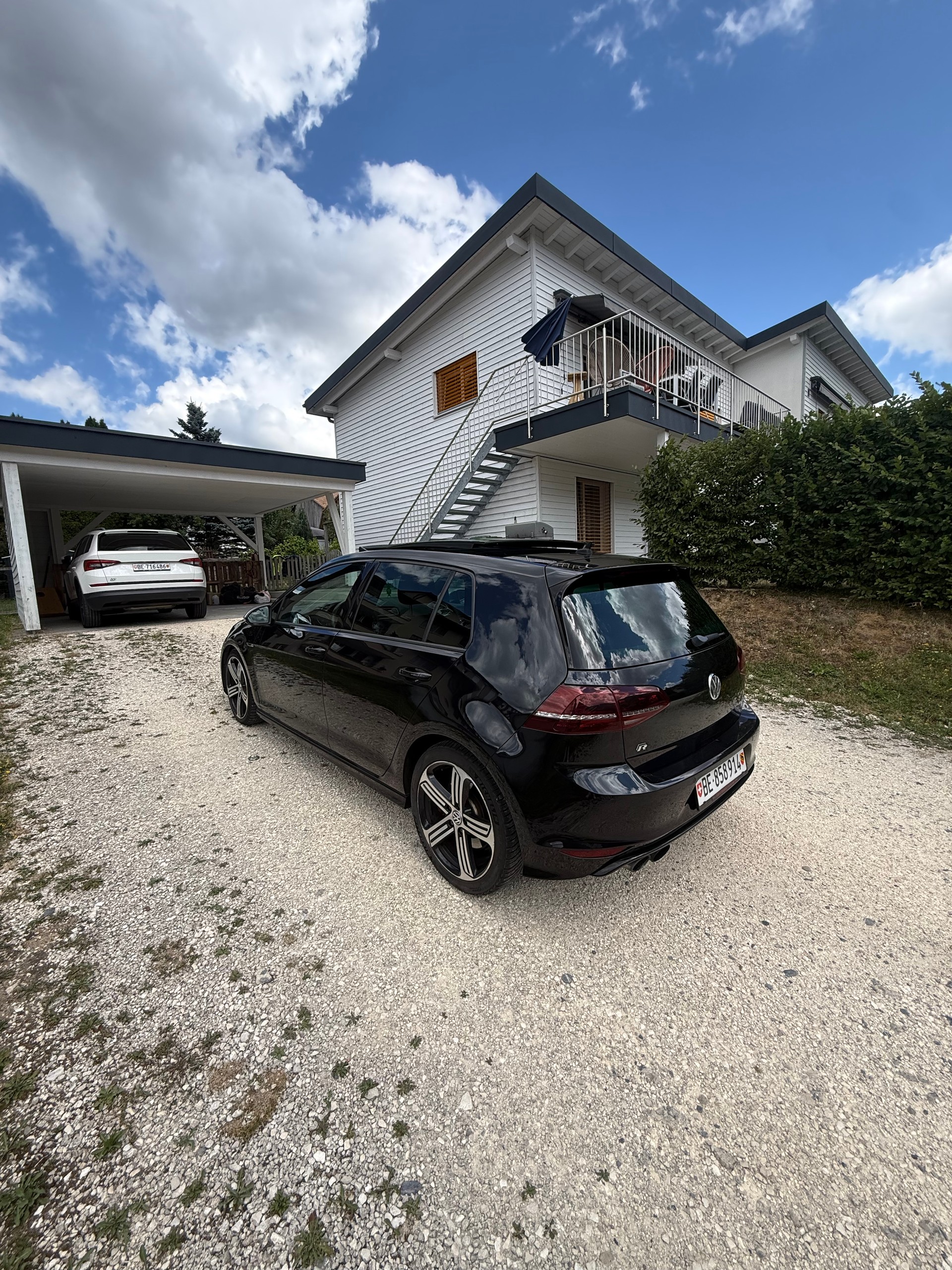 VW 2.0 TSI R DSG 4motion-image-4