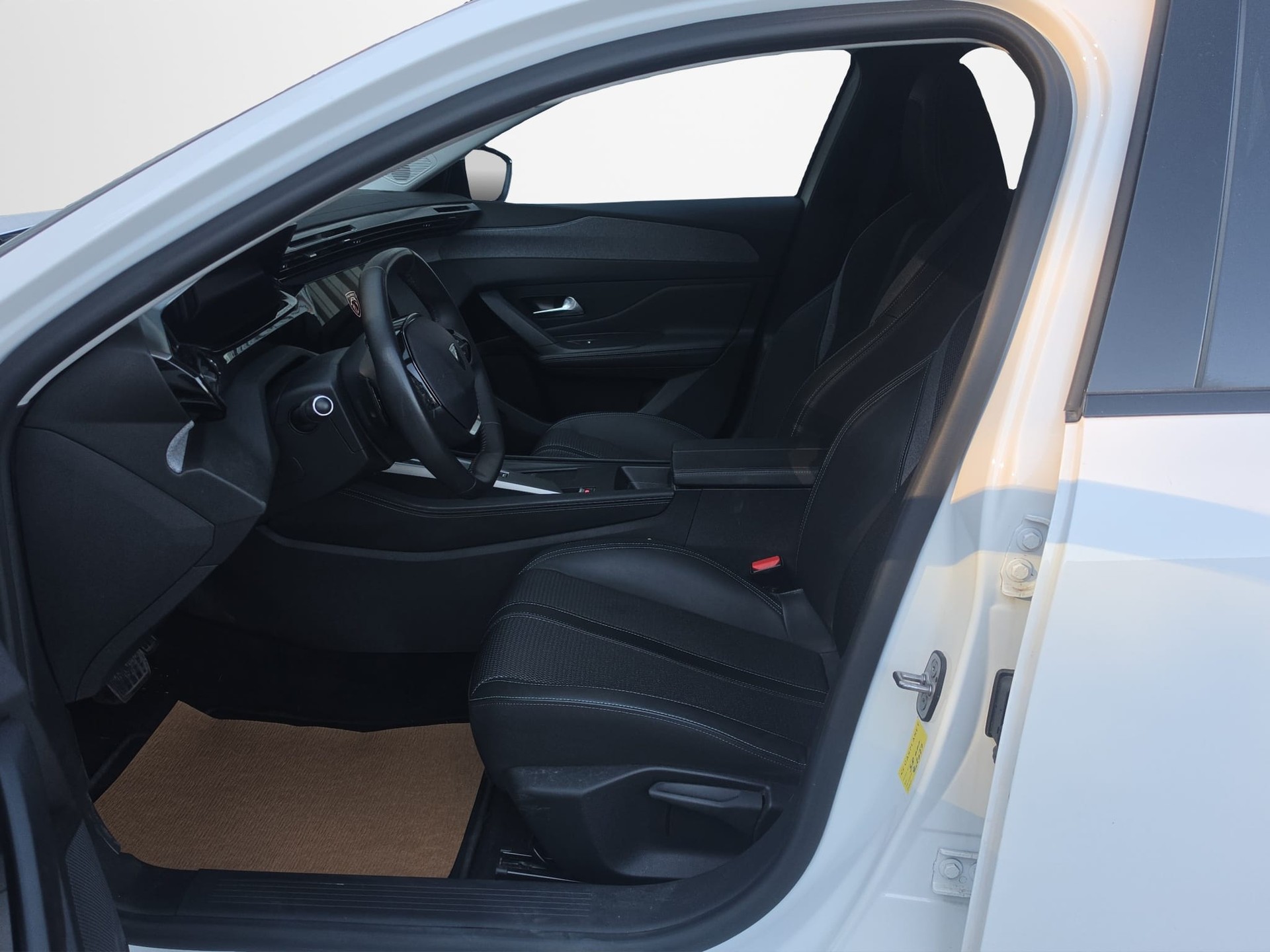 PEUGEOT 308 SW 1.5 BlueHDI Allure Pack EAT8-image-8