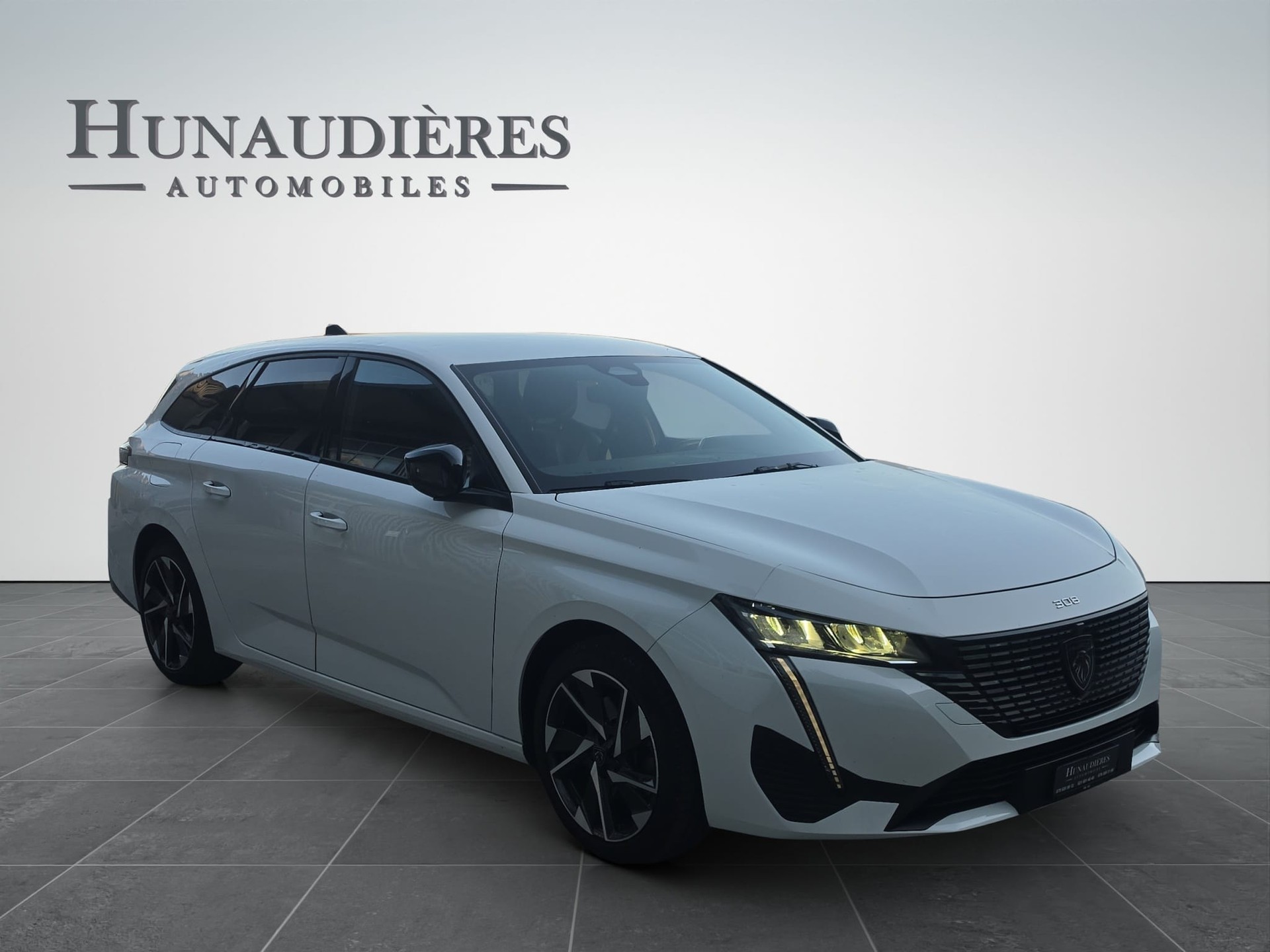PEUGEOT 308 SW 1.5 BlueHDI Allure Pack EAT8-image-1