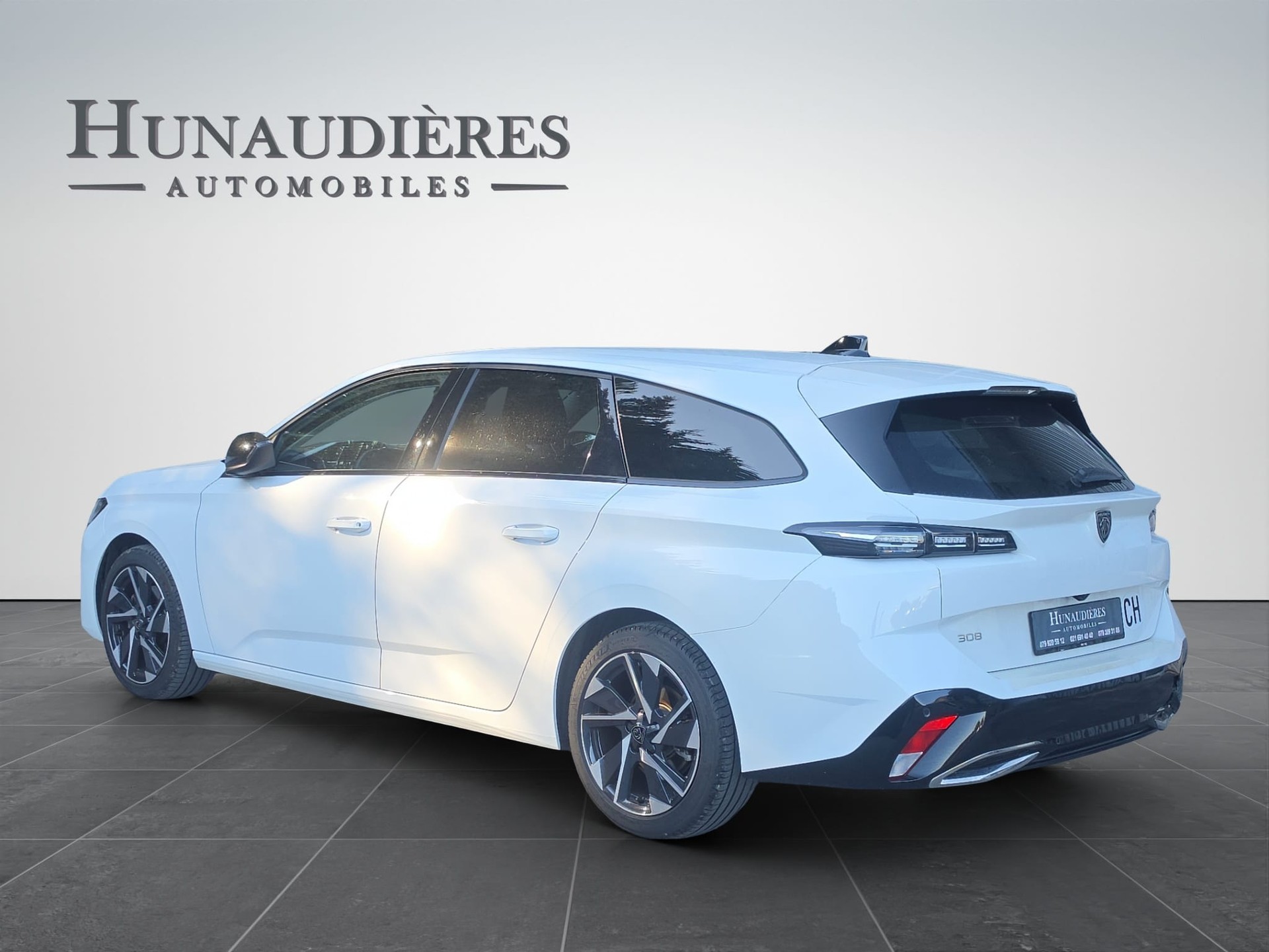 PEUGEOT 308 SW 1.5 BlueHDI Allure Pack EAT8-image-2