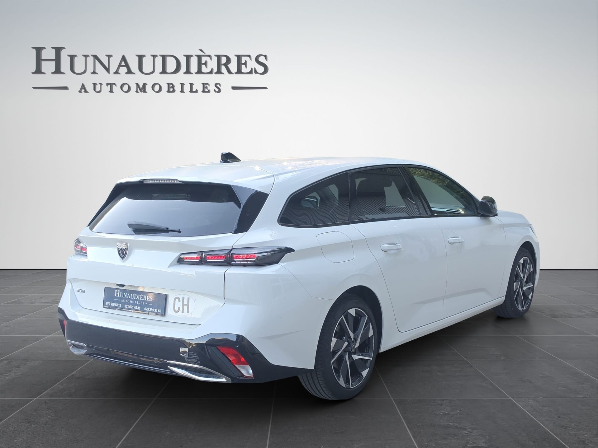 PEUGEOT 308 SW 1.5 BlueHDI Allure Pack EAT8-image-3