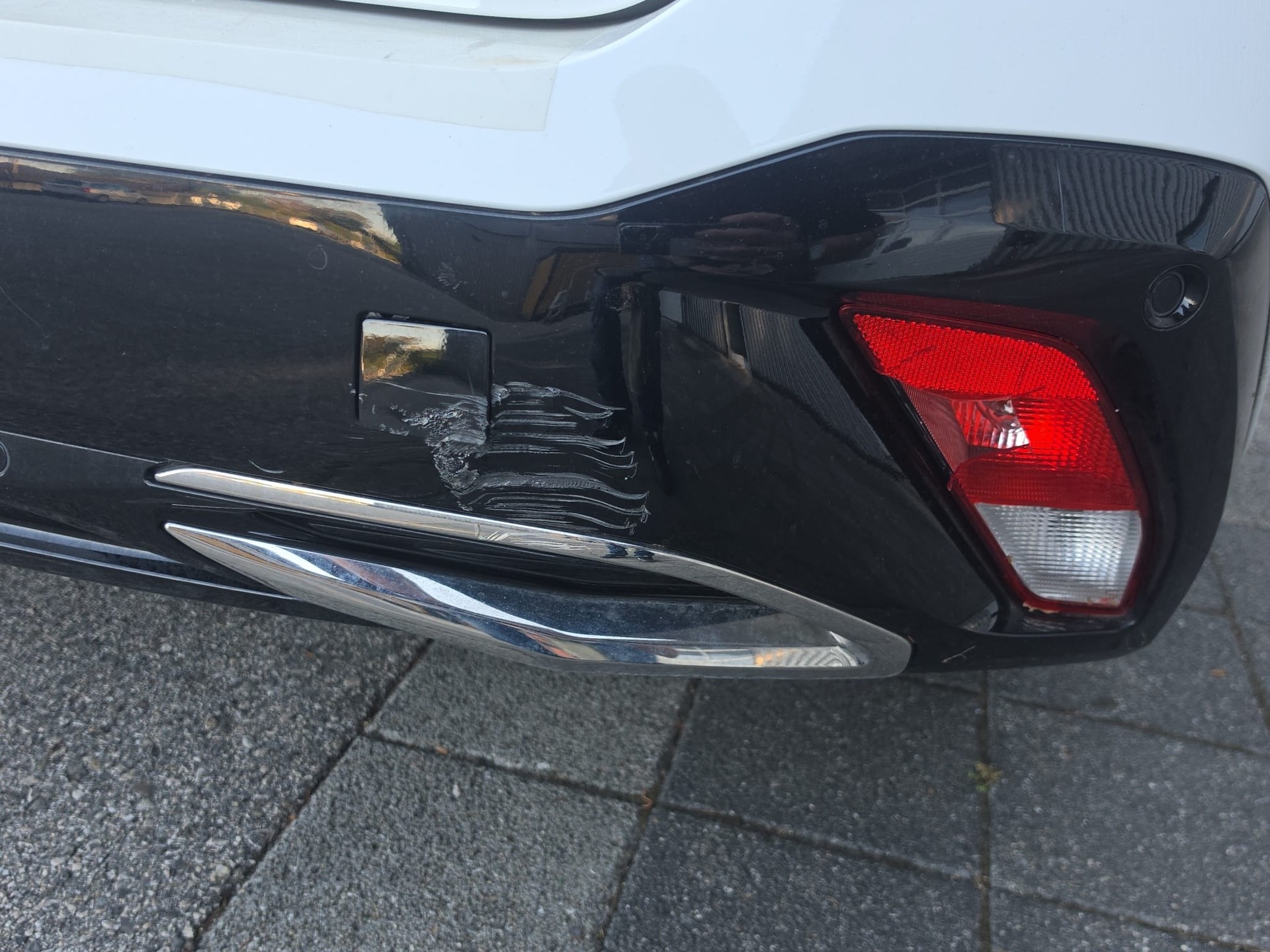 PEUGEOT 308 SW 1.5 BlueHDI Allure Pack EAT8-image-14