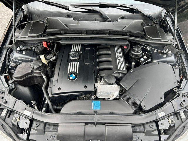 BMW 325i xDrive Touring Steptronic-image-13