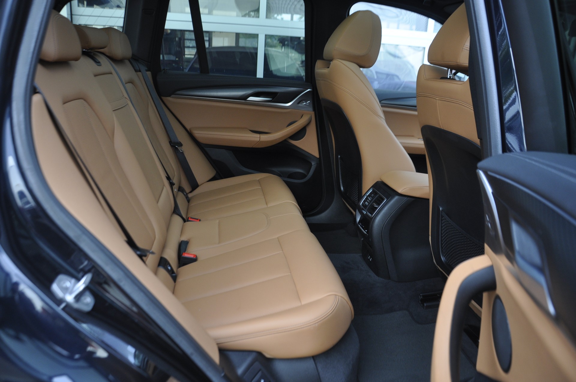 BMW iX3 Inspiring I Panorama-Glasdach-image-8