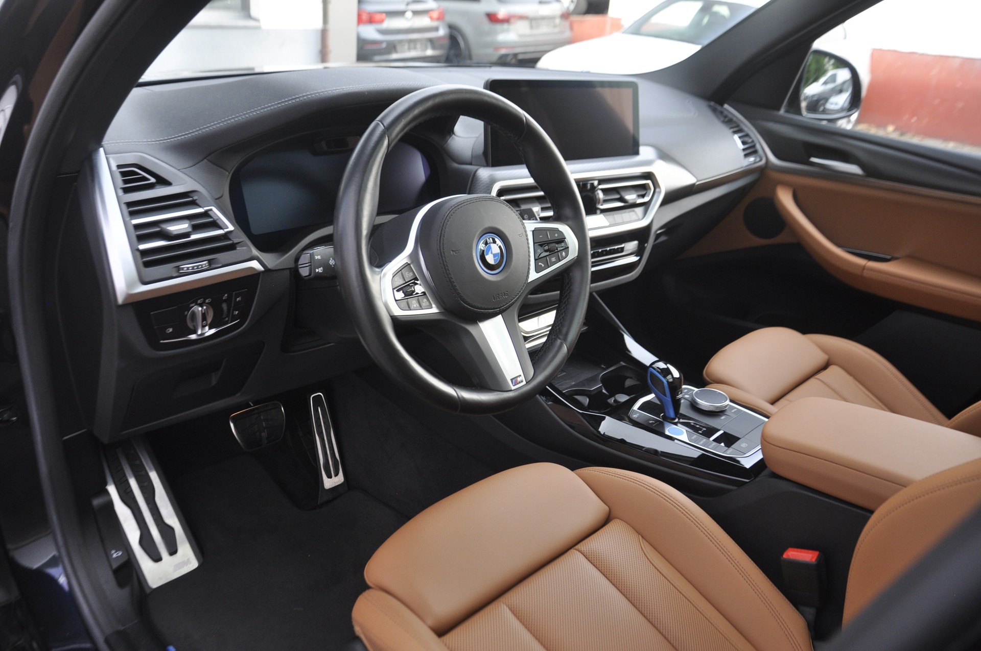 BMW iX3 Inspiring I Panorama-Glasdach-image-5