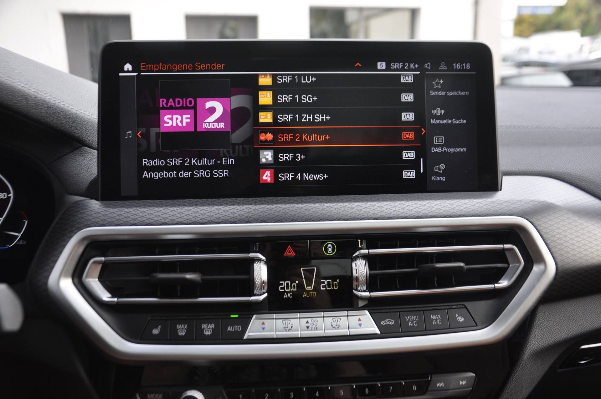 BMW iX3 Inspiring I Panorama-Glasdach-image-13