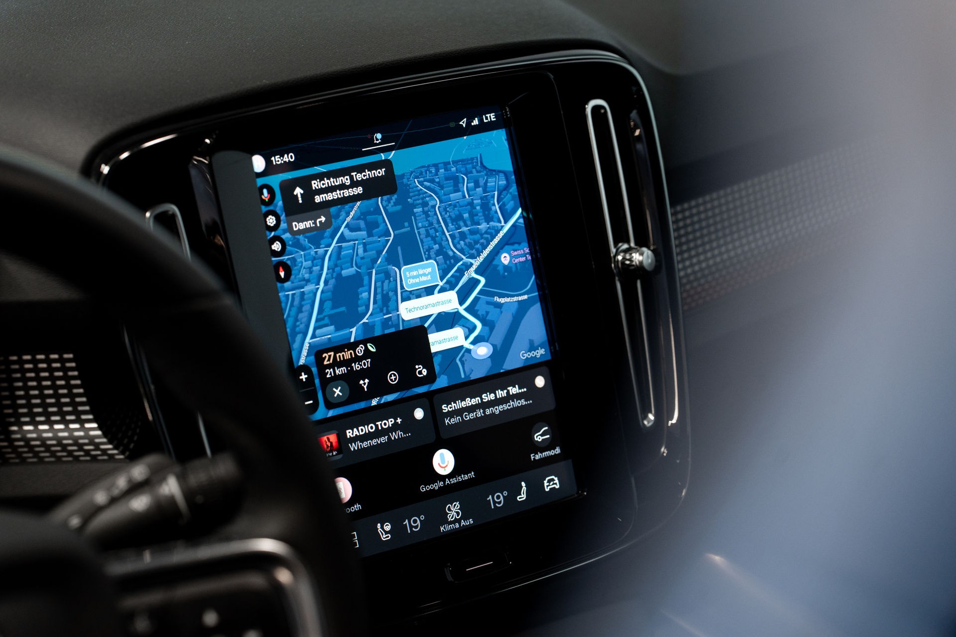 VOLVO XC40 B4 PLUS DARK | ALLRAD AUTOMAT | BENZIN MILD HYBRID | VOLVO GARANTIE | SILVER DAWN-image-13
