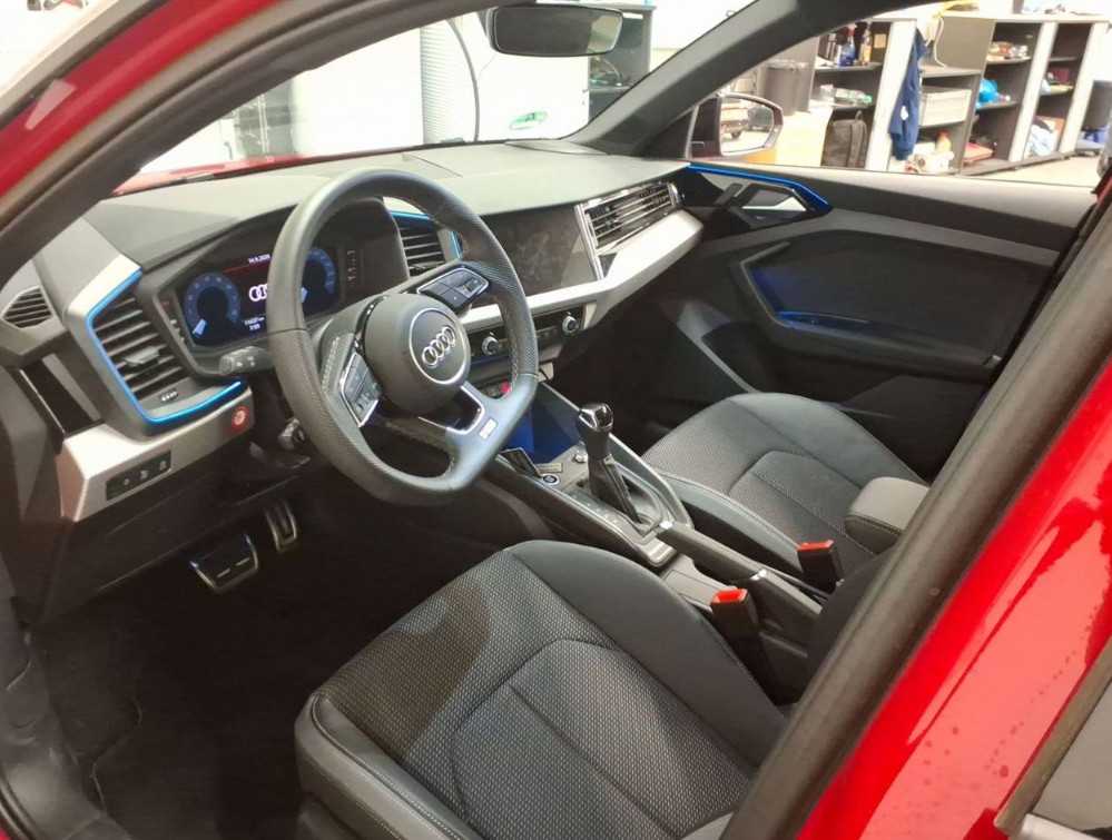 AUDI A1 Sportback 40 TFSI S Line S-tronic-image-5
