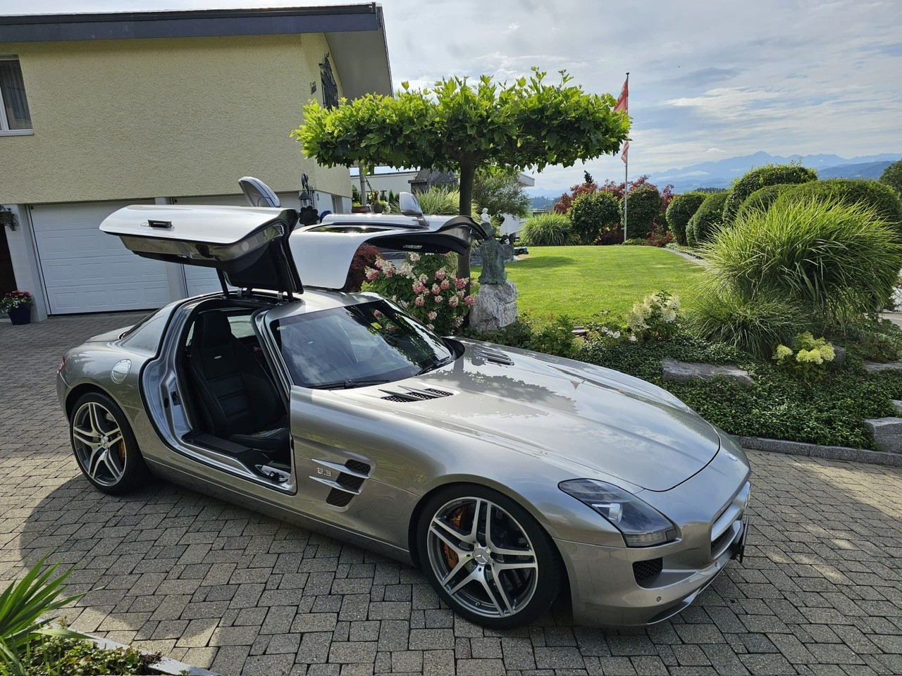 MERCEDES-BENZ SLS 63 AMG-image-3