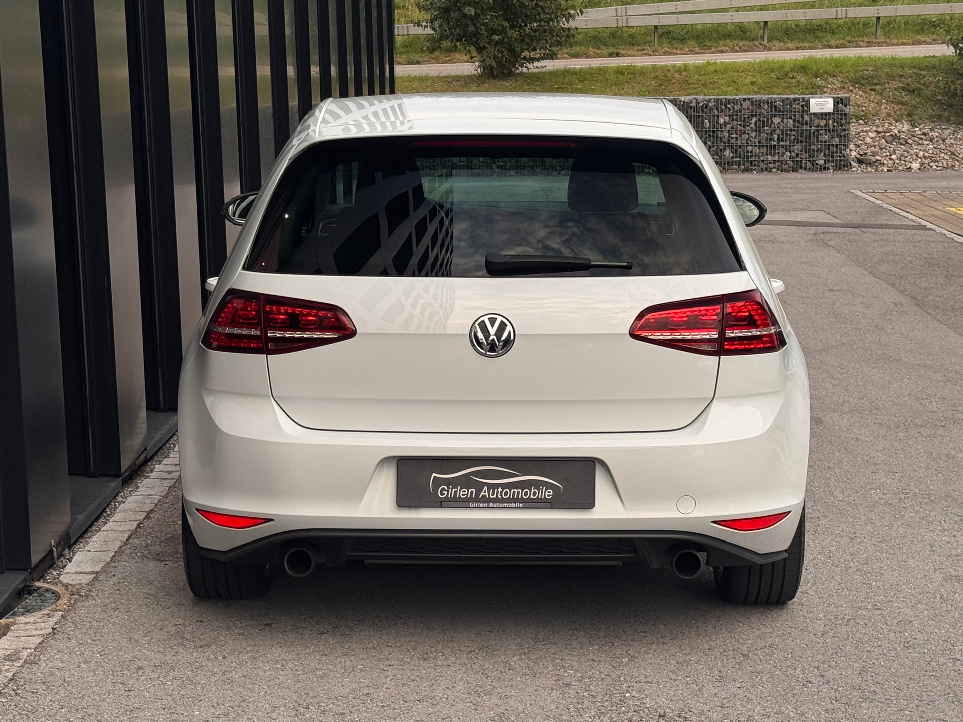 VW Golf 2.0 TSI GTI-image-11