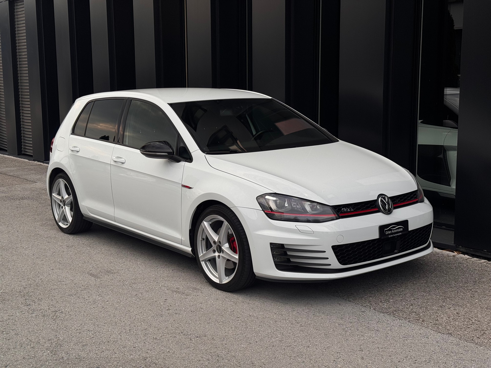 VW Golf 2.0 TSI GTI-image-8