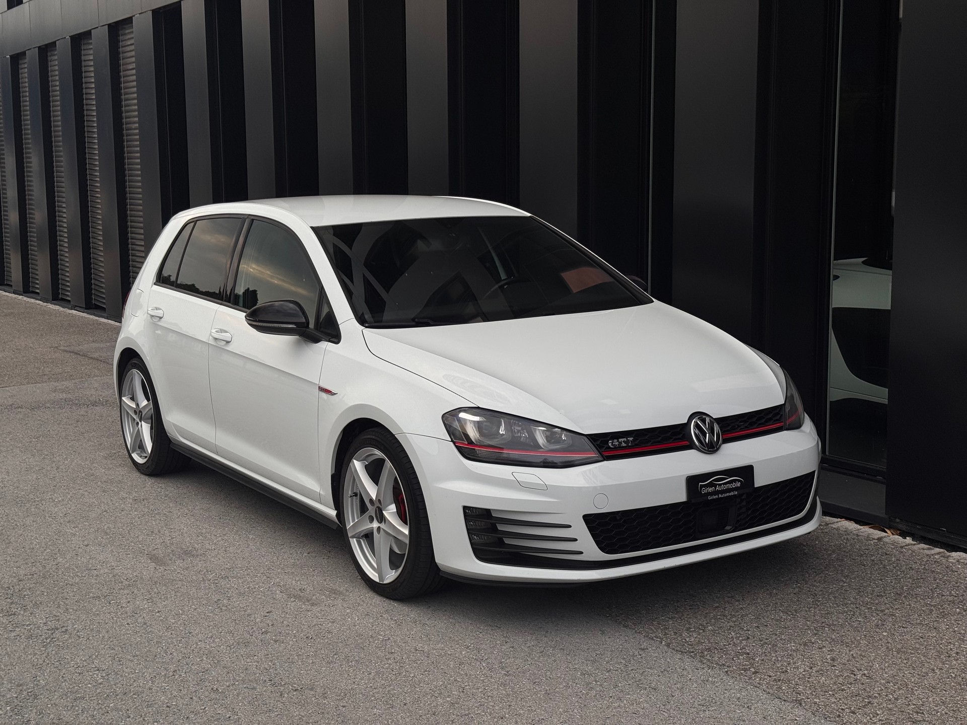 VW Golf 2.0 TSI GTI-image-7