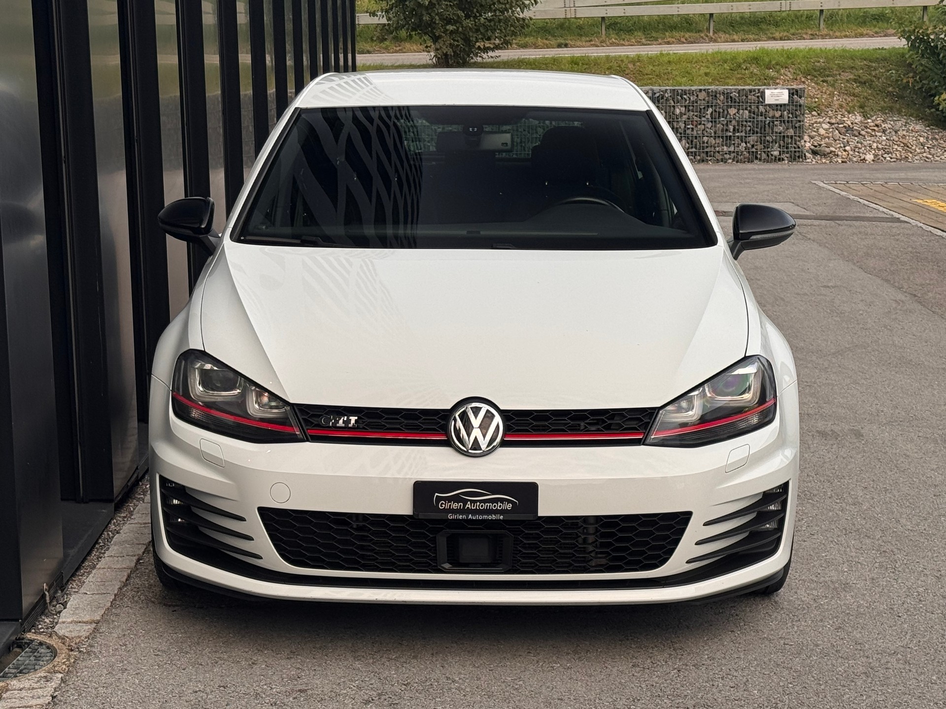 VW Golf 2.0 TSI GTI-image-1