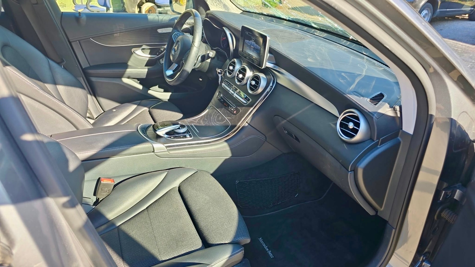 MERCEDES-BENZ GLC 250 d 4Matic 9G-Tronic-image-11