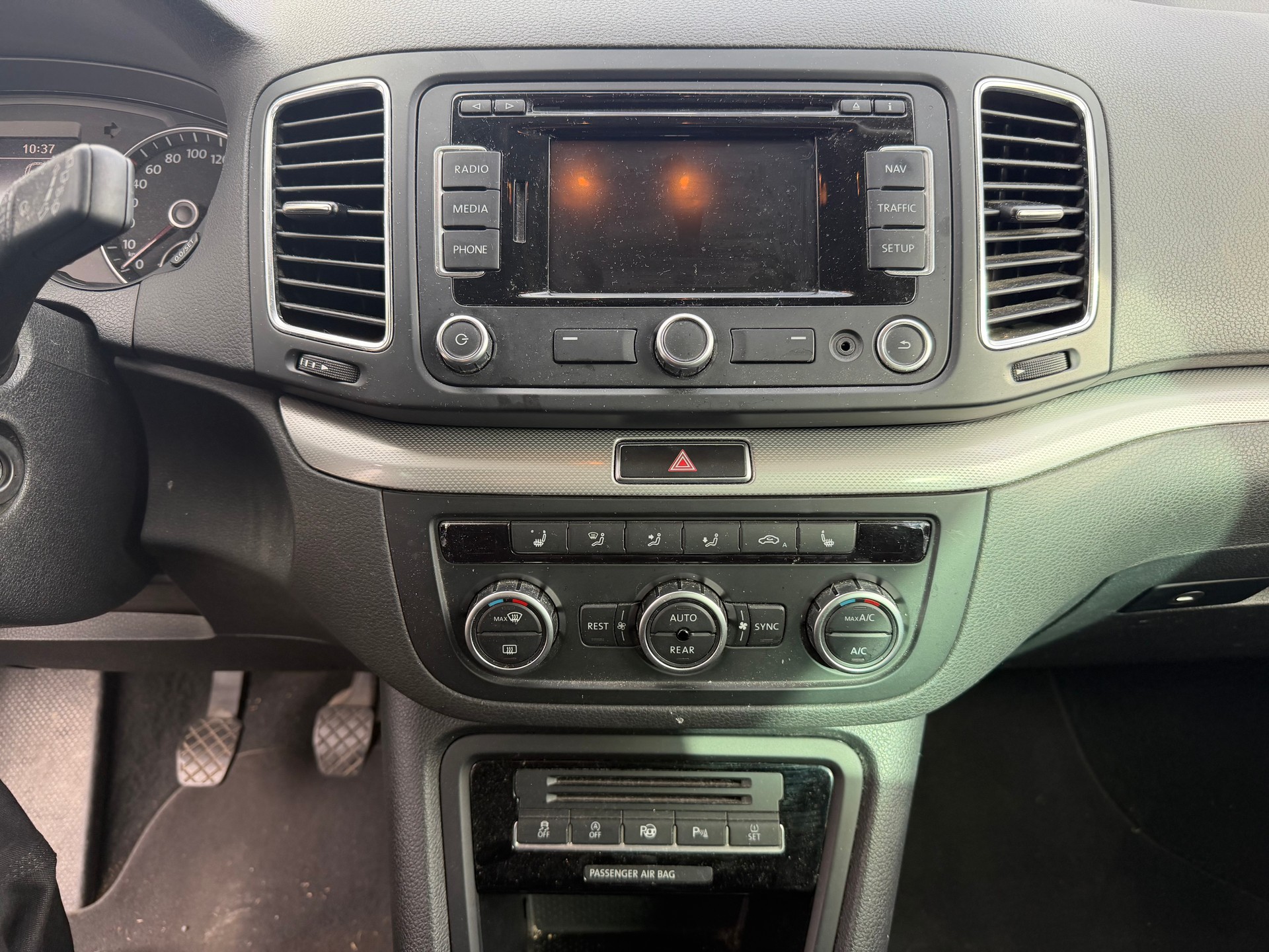 VW Sharan 2.0 TDI BMT Design 4Motion-image-10