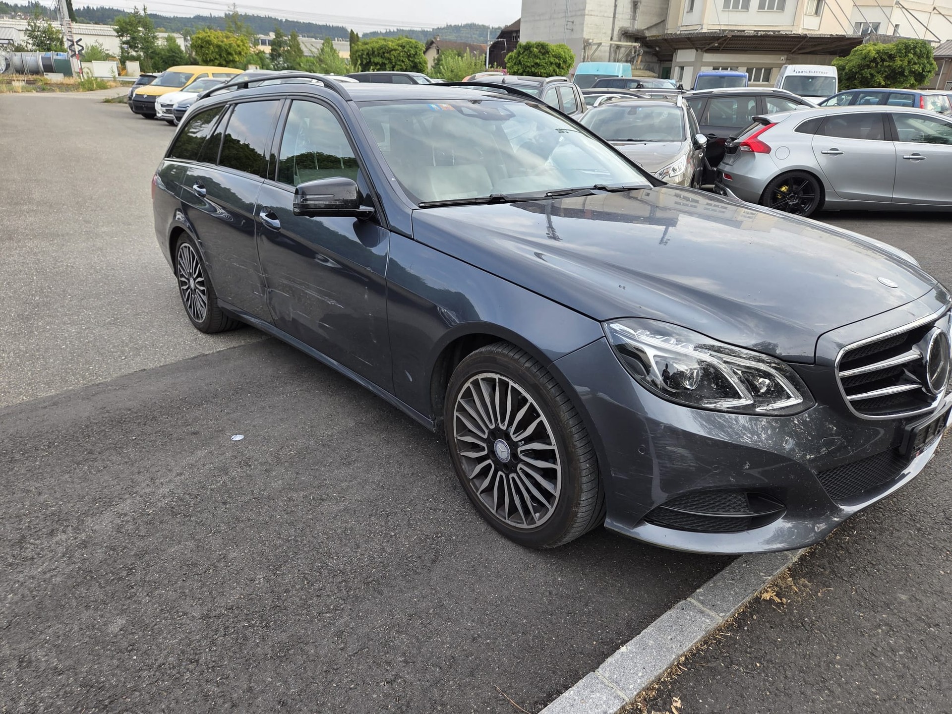 MERCEDES-BENZ E 350 BlueTEC Avantgarde 4Matic 7G-Tronic-image-6