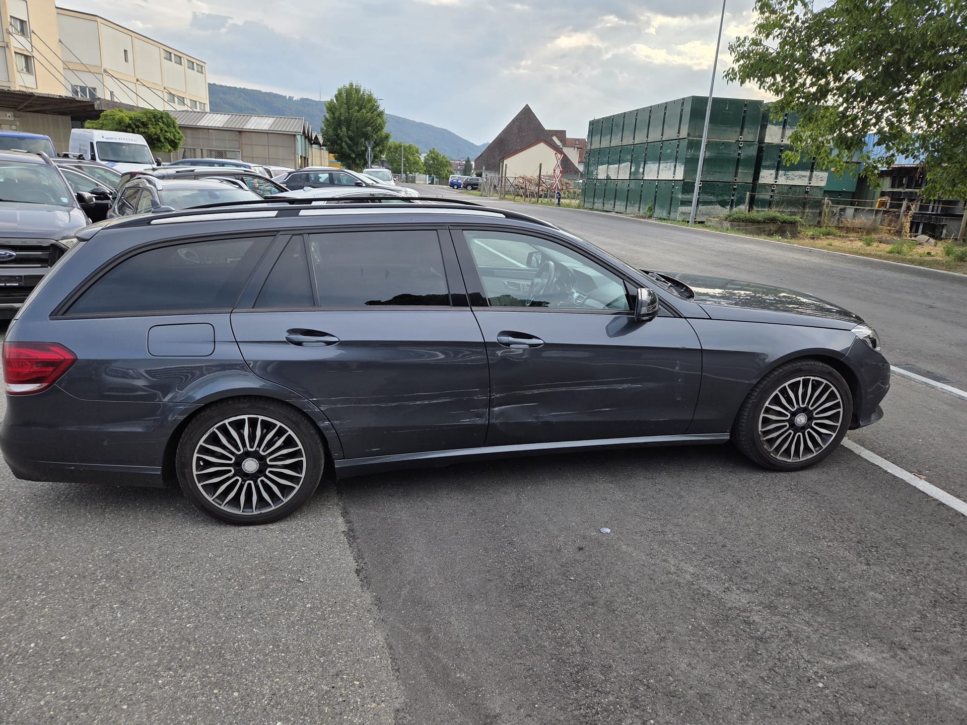 MERCEDES-BENZ E 350 BlueTEC Avantgarde 4Matic 7G-Tronic-image-5