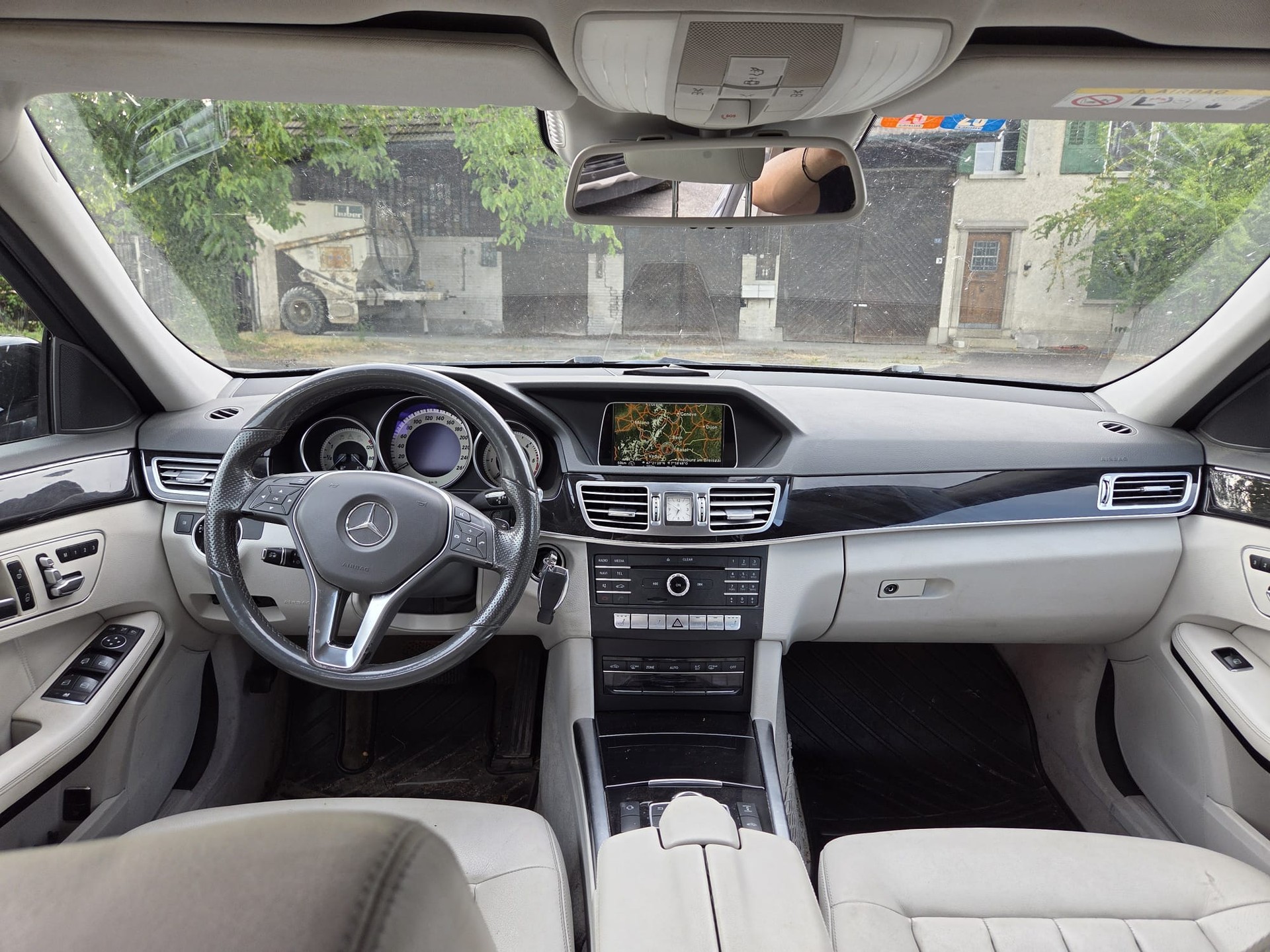 MERCEDES-BENZ E 350 BlueTEC Avantgarde 4Matic 7G-Tronic-image-8