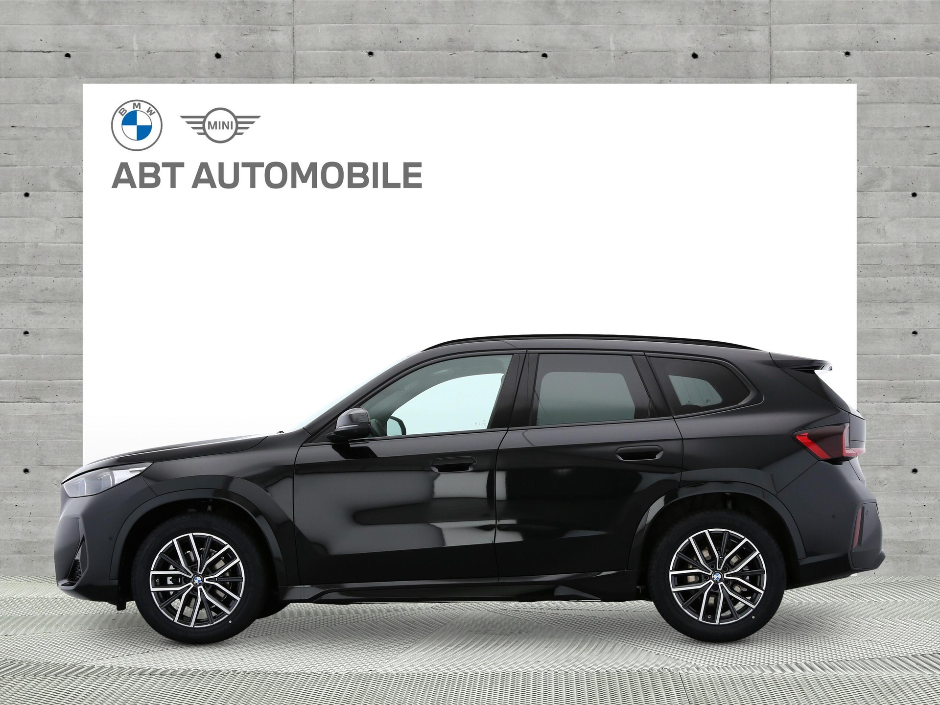 BMW iX1 U11 20 eDrive-image-1