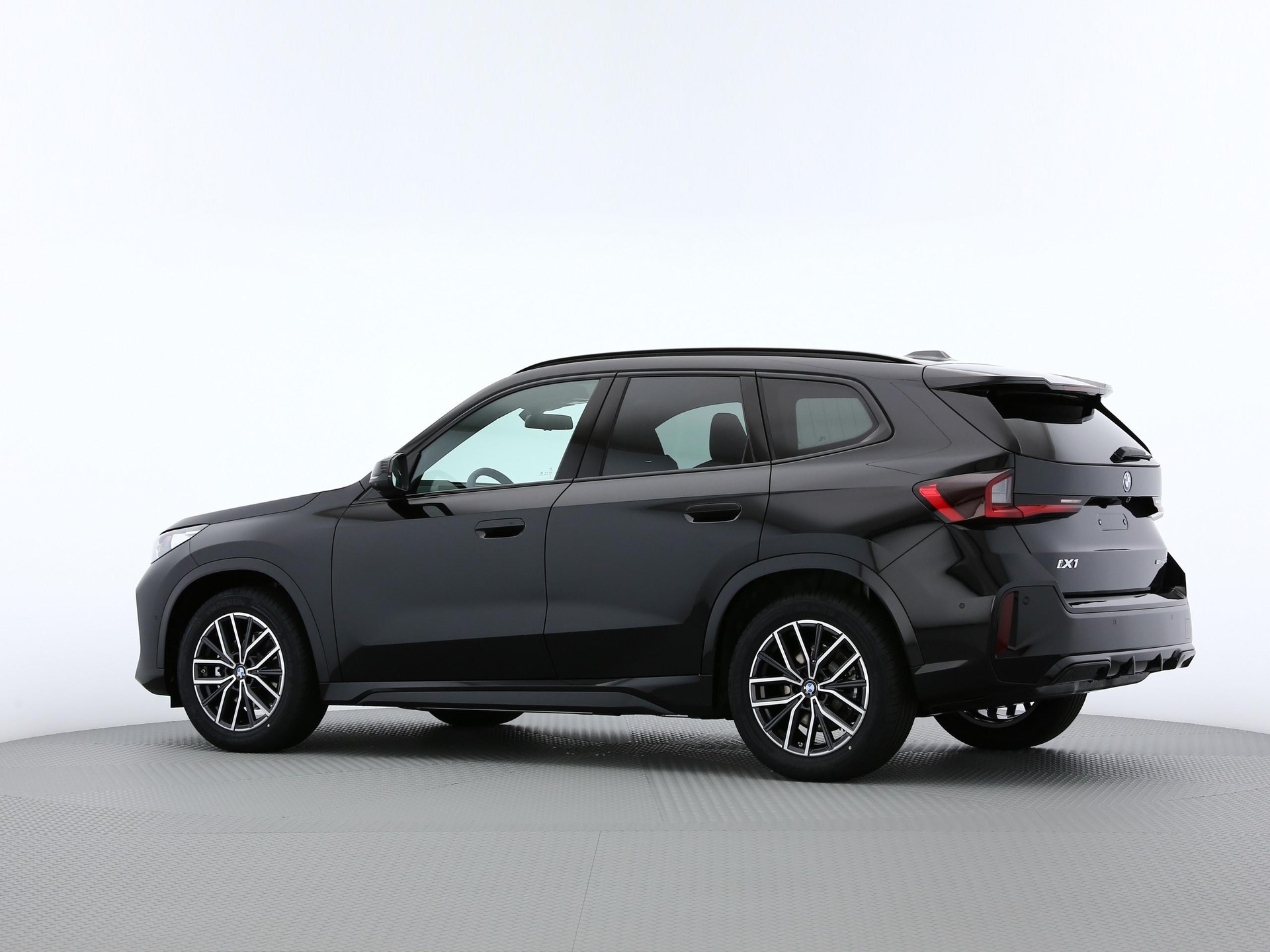 BMW iX1 U11 20 eDrive-image-13