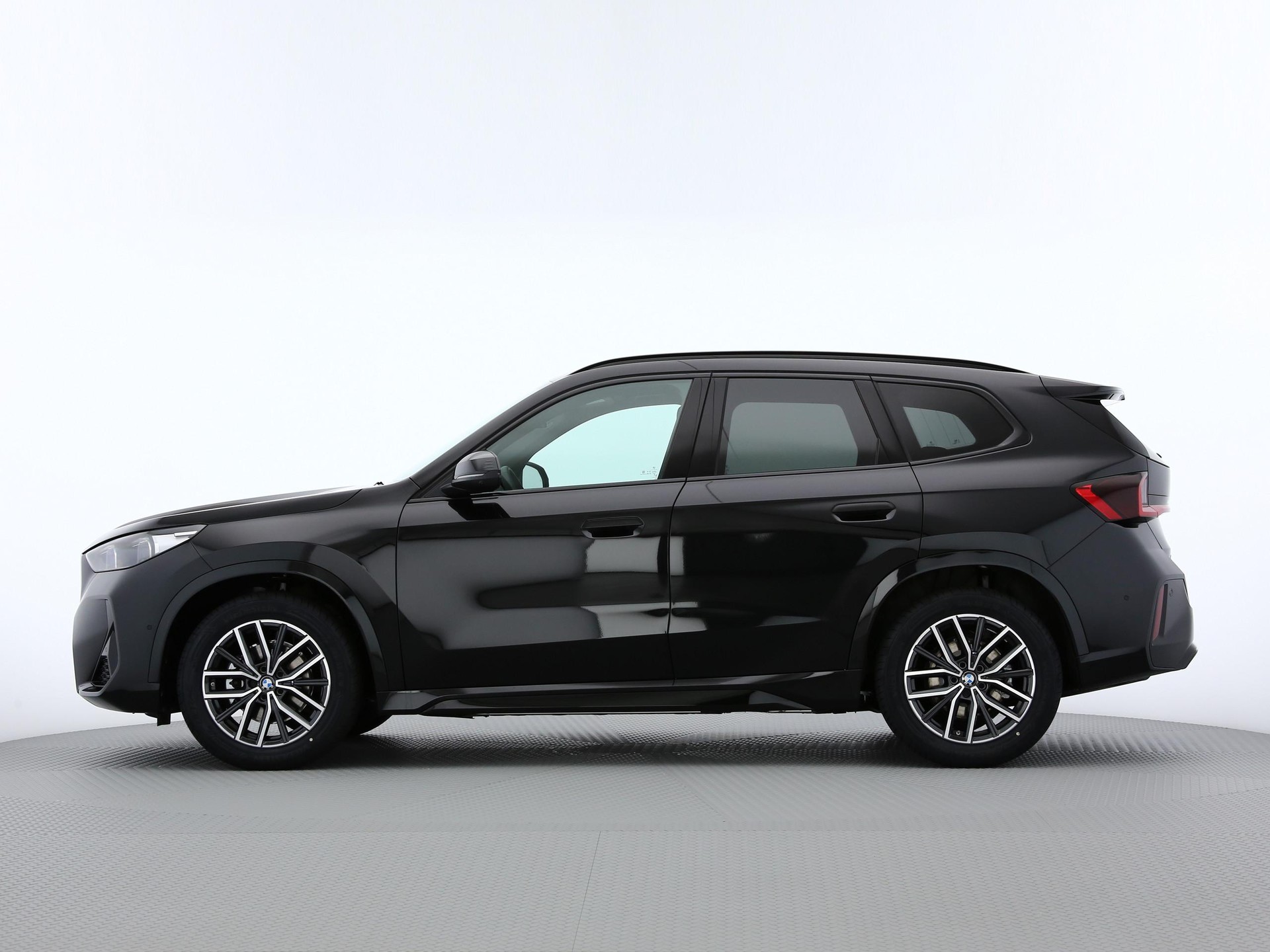 BMW iX1 U11 20 eDrive-image-11