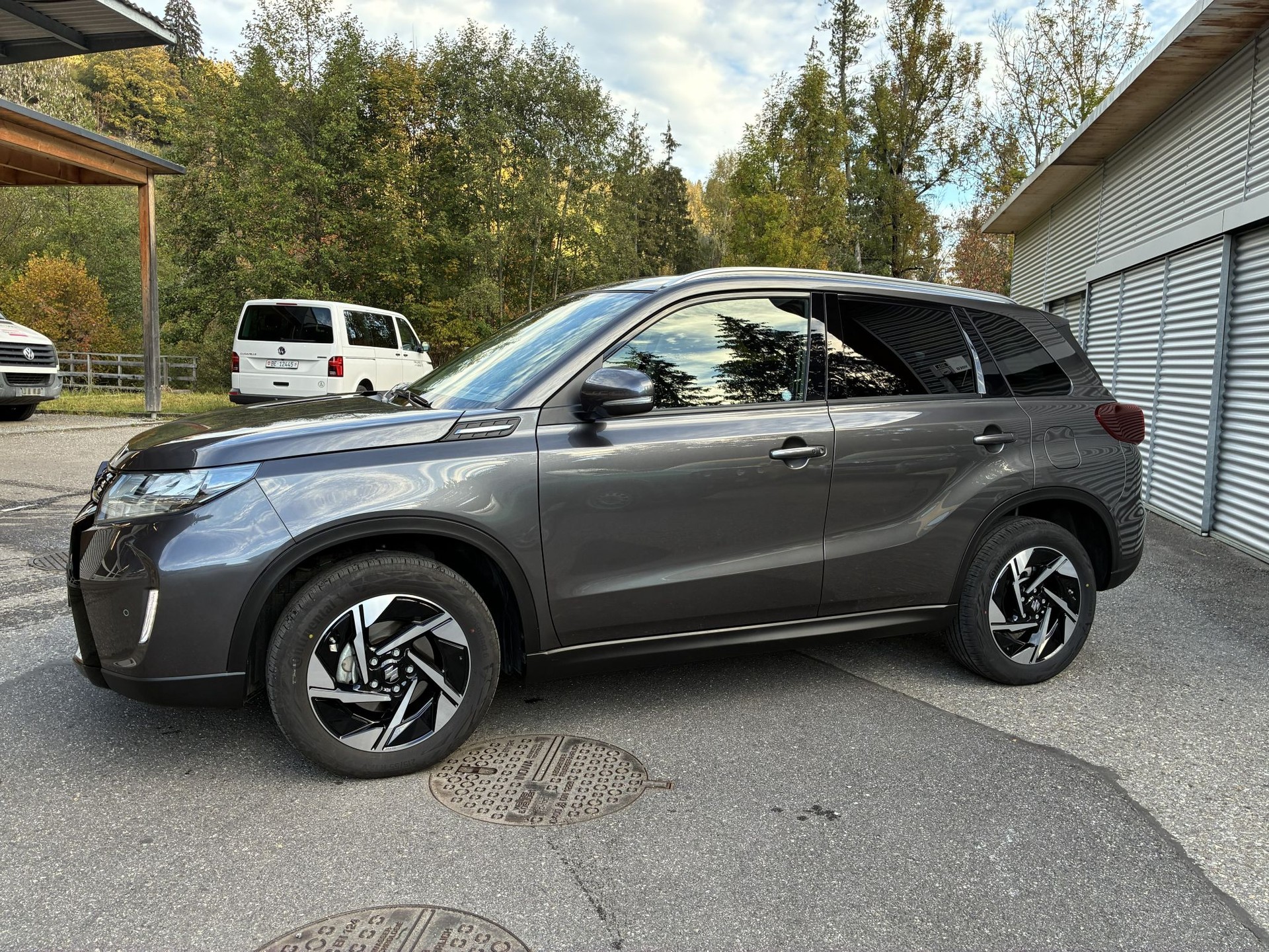 SUZUKI Vitara 1.5 Hybrid Compact Top 4x4 AGS-image-1