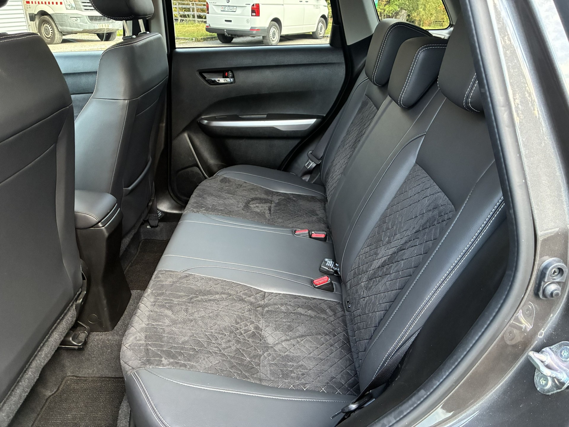 SUZUKI Vitara 1.5 Hybrid Compact Top 4x4 AGS-image-9
