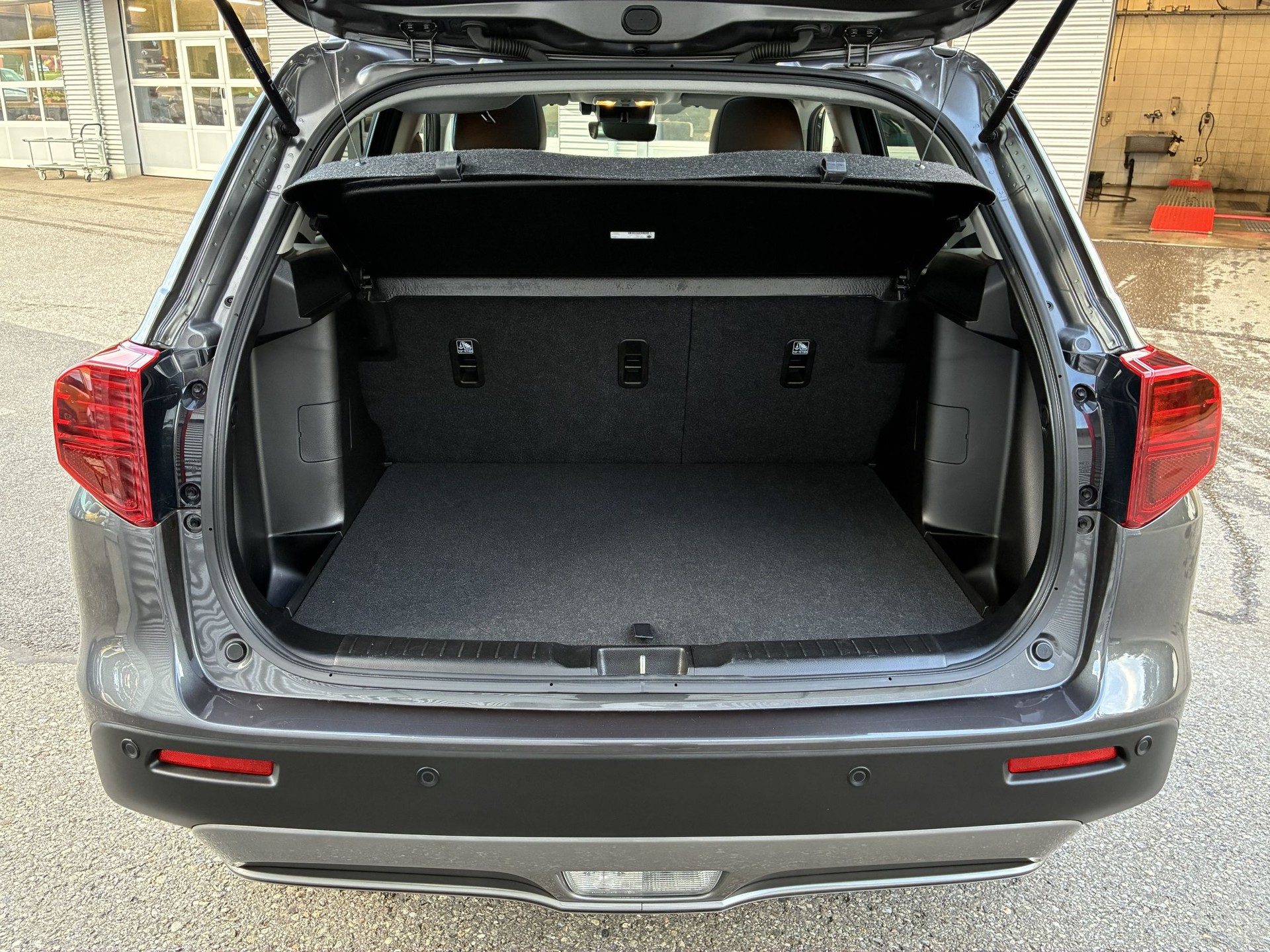 SUZUKI Vitara 1.5 Hybrid Compact Top 4x4 AGS-image-8