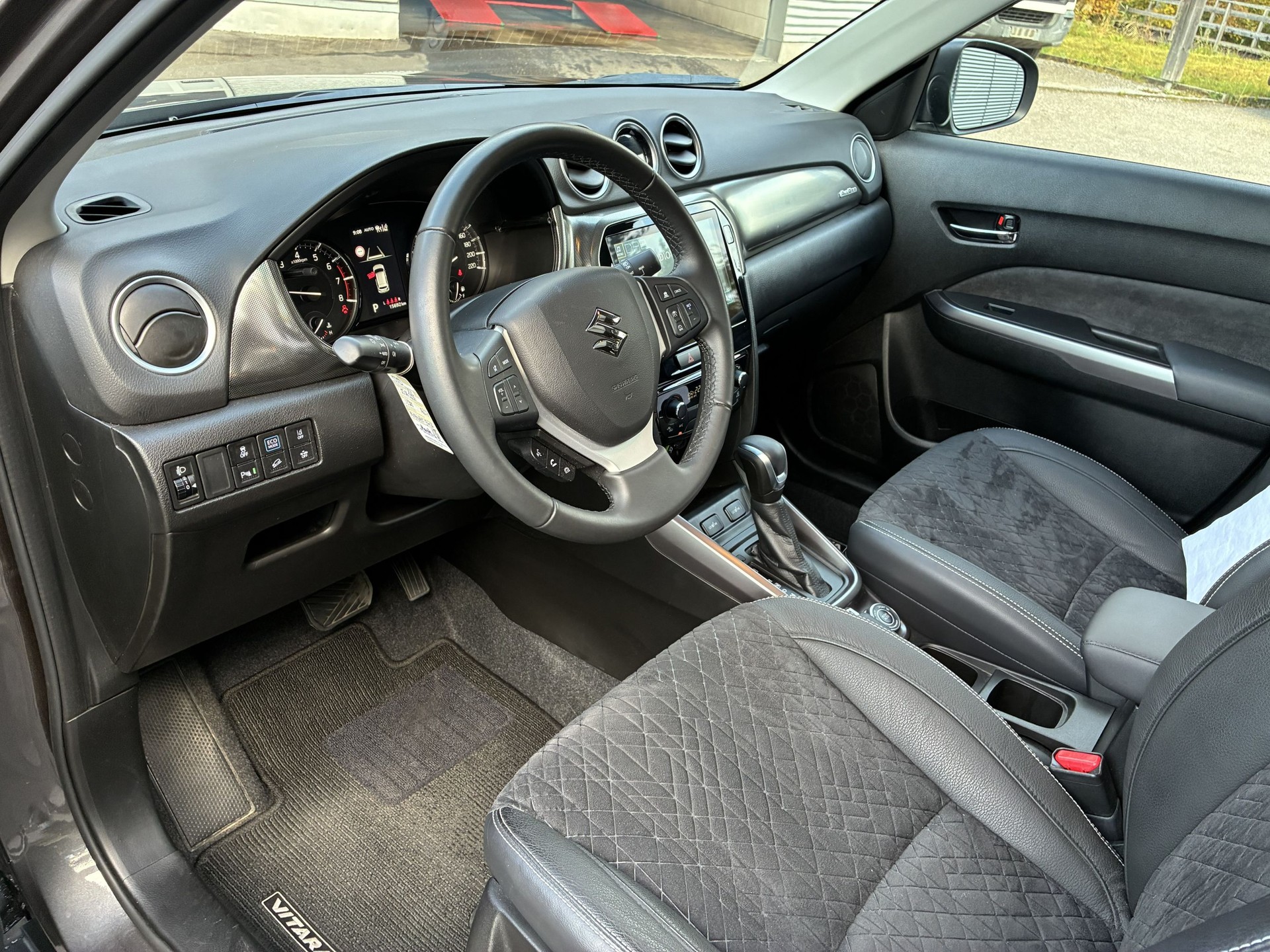 SUZUKI Vitara 1.5 Hybrid Compact Top 4x4 AGS-image-11