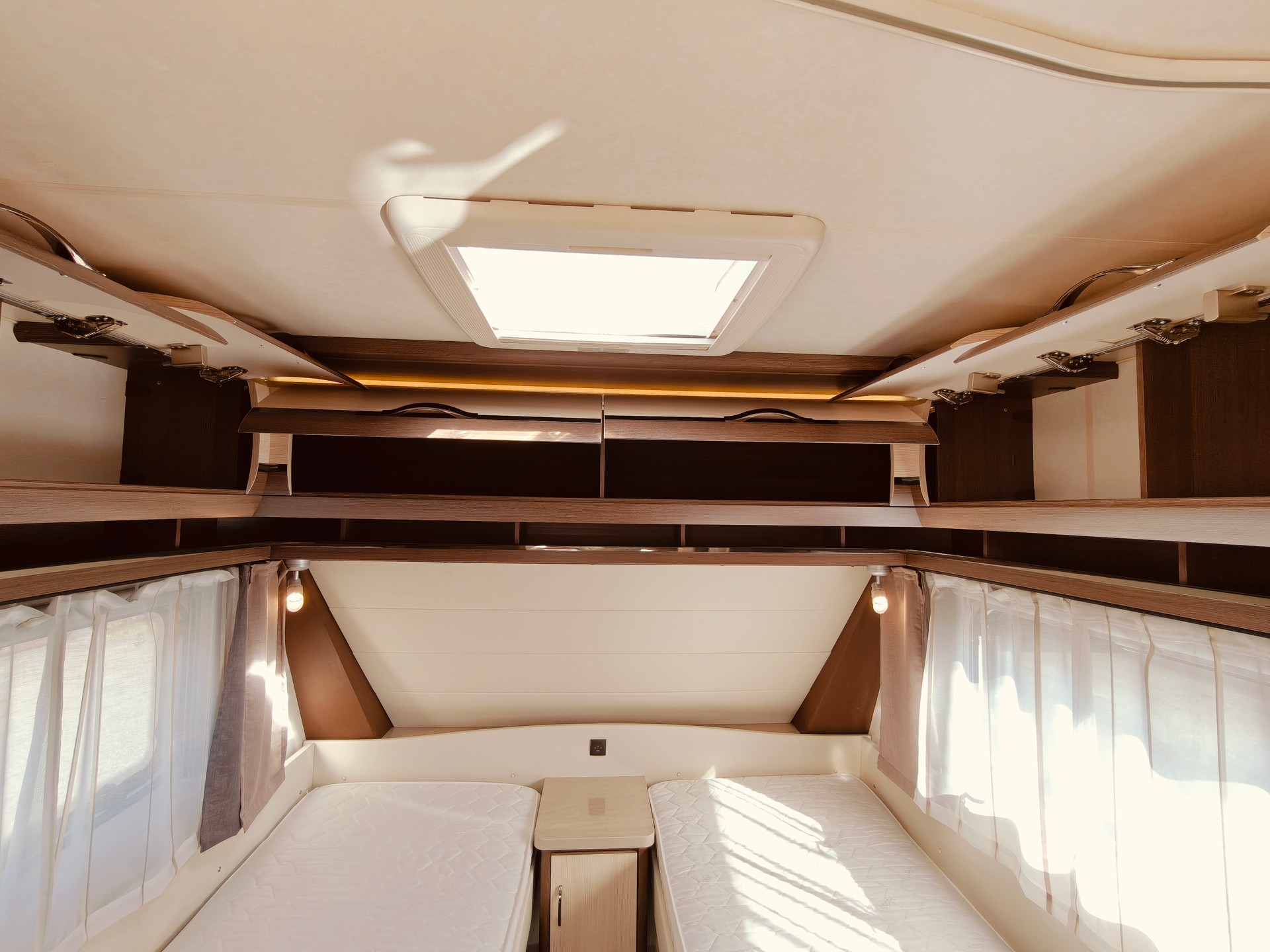 HOBBY Prestige 495 UL -- Einzelbett -- Klima -- Mover -- Markise-image-11