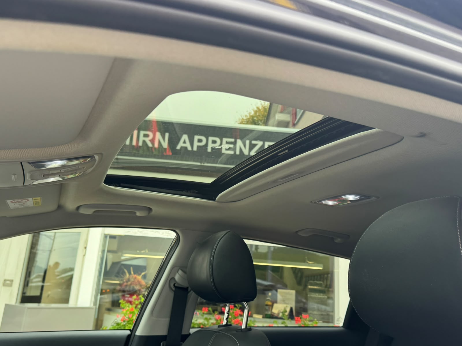 KIA Niro 1.6 GDi Plug-in Hybrid-image-5