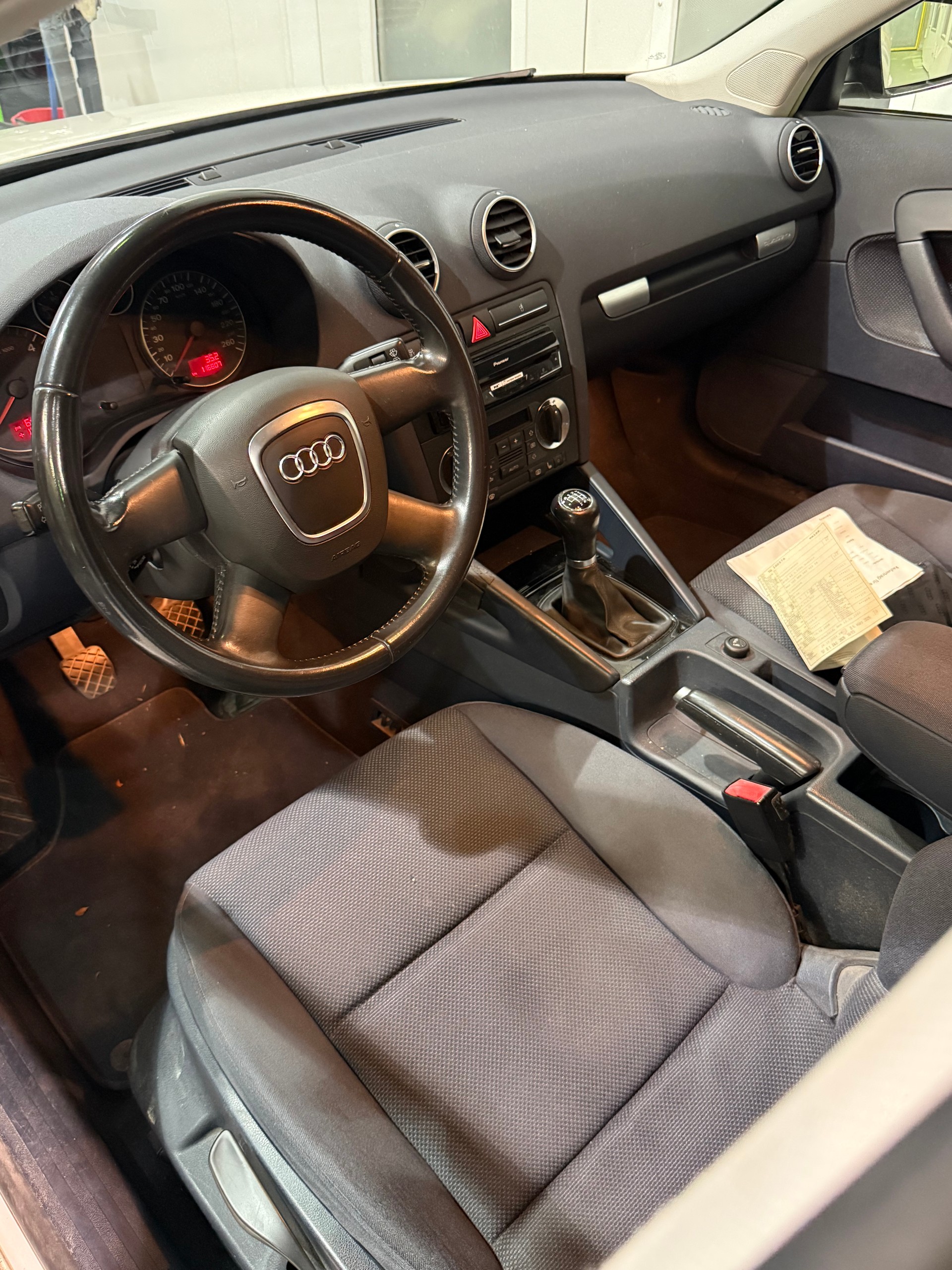 AUDI A3 2.0 TDI Ambition quattro-image-4