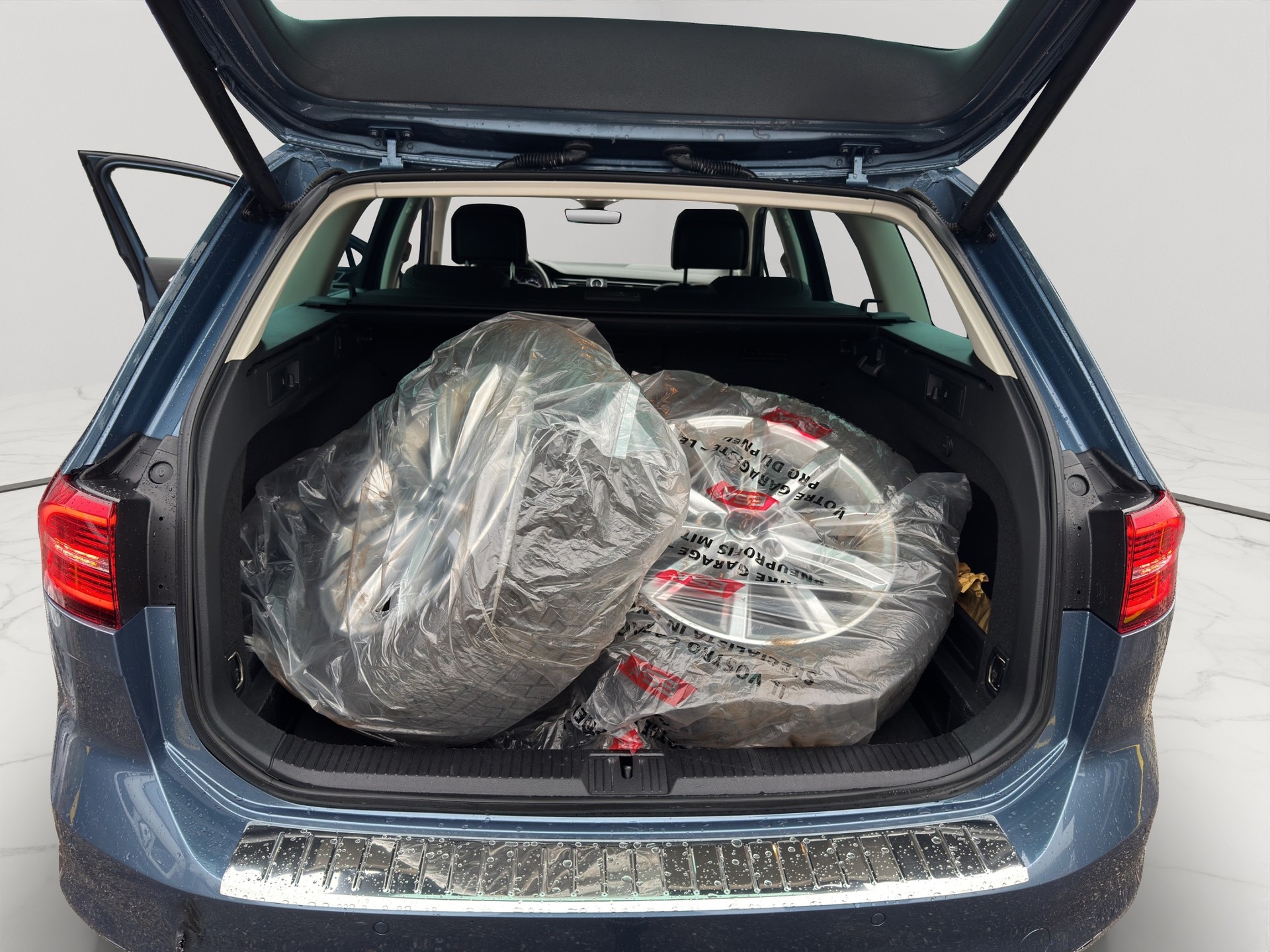 VW Passat Variant 2.0 TDI BMT Highline DSG-image-14