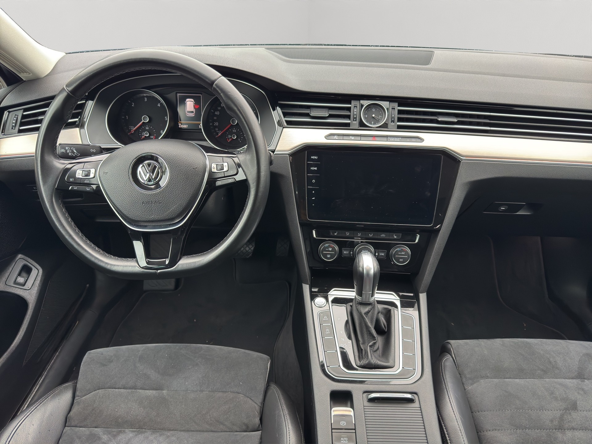 VW Passat Variant 2.0 TDI BMT Highline DSG-image-12