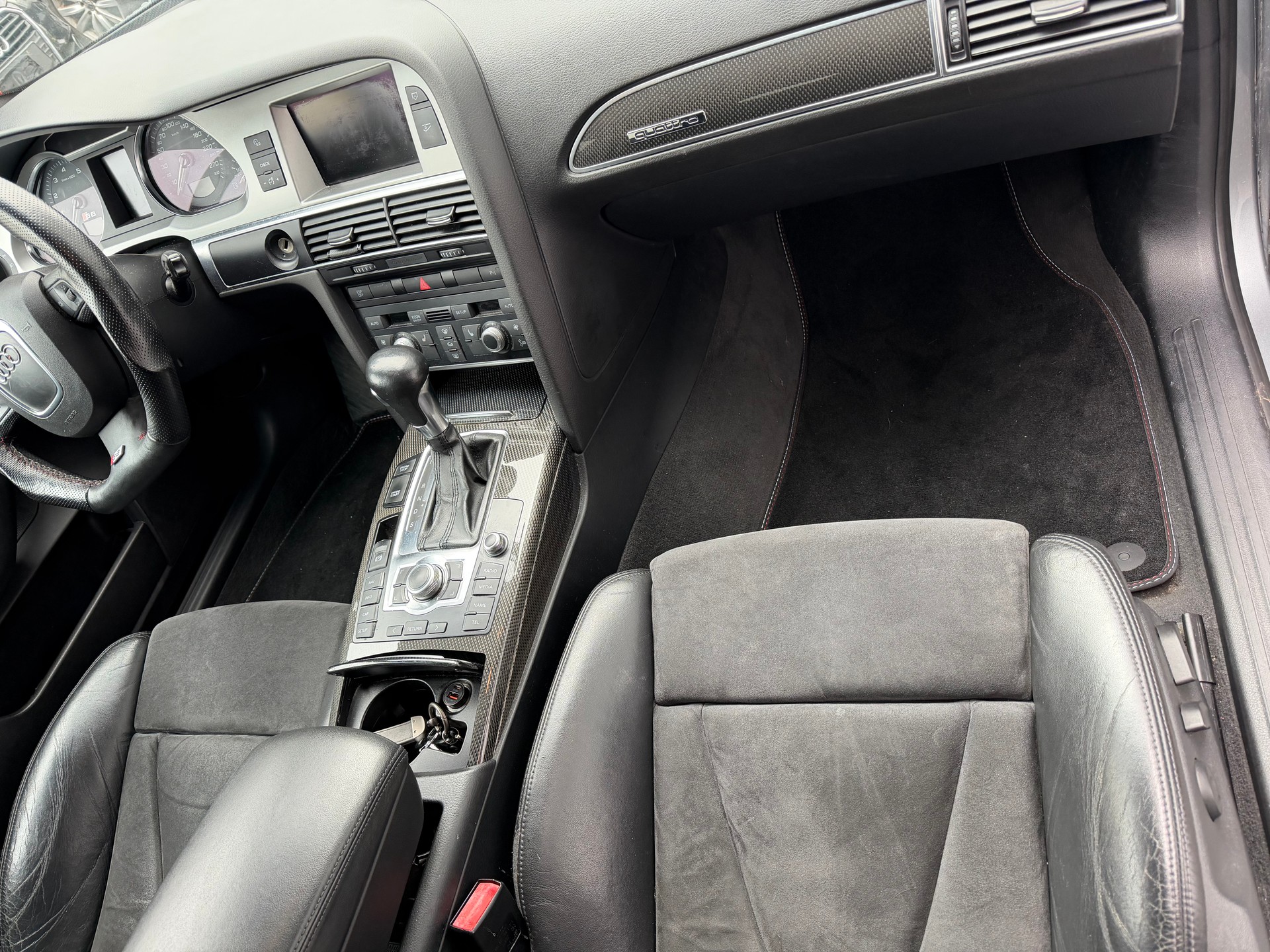 AUDI S6 Avant 5.2 V10 quattro tiptronic-image-7
