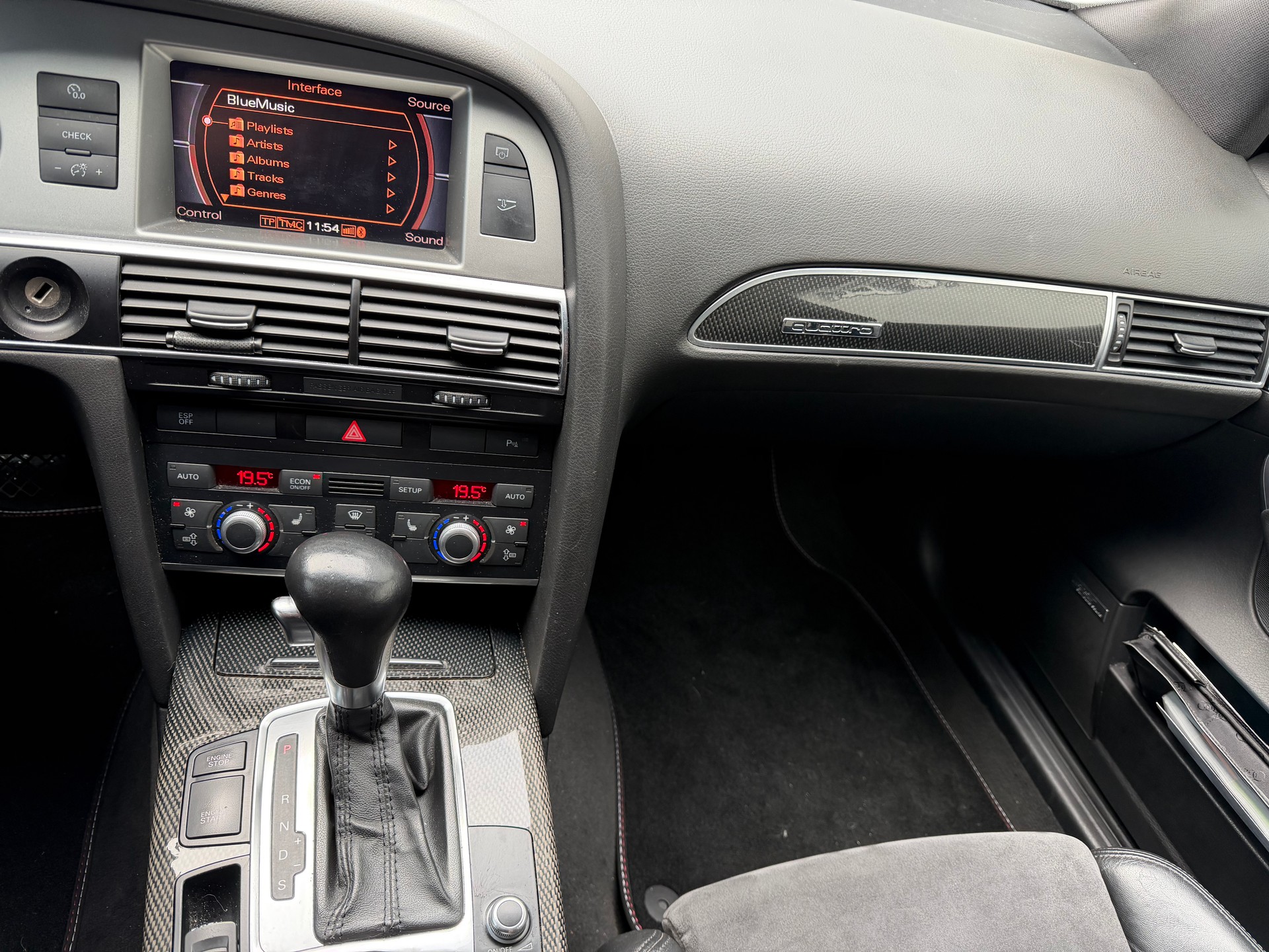 AUDI S6 Avant 5.2 V10 quattro tiptronic-image-10