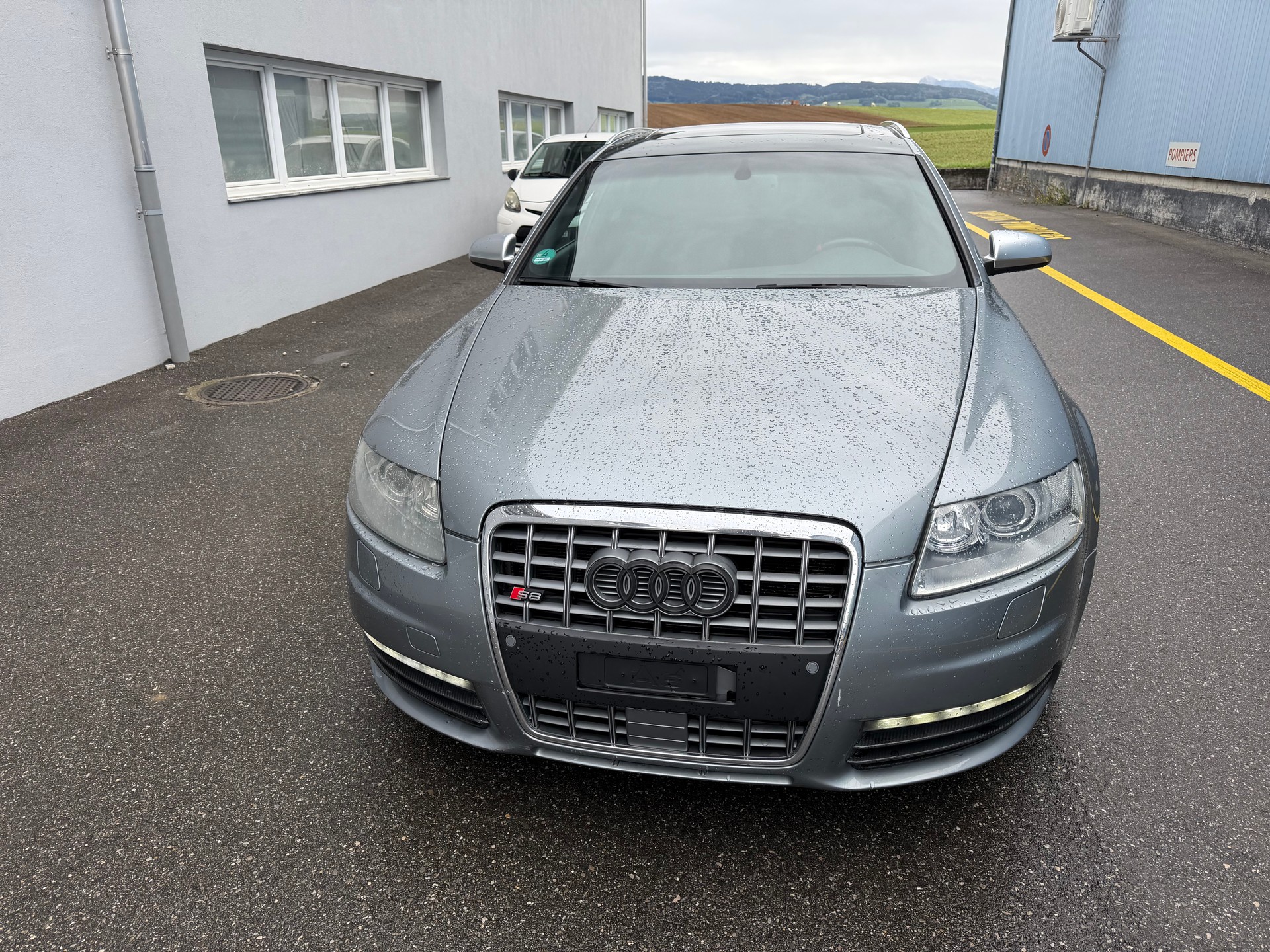 AUDI S6 Avant 5.2 V10 quattro tiptronic-image-3
