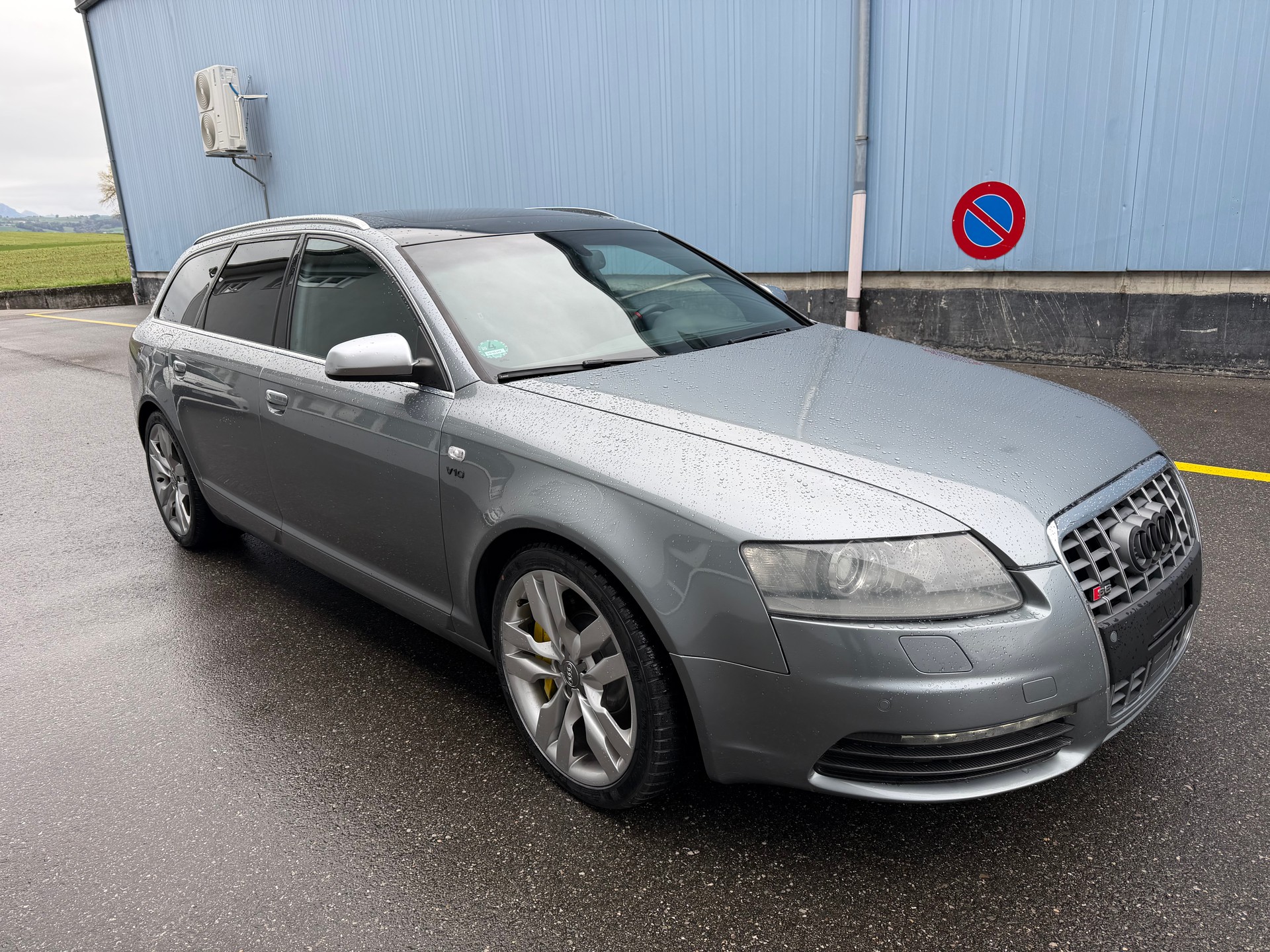 AUDI S6 Avant 5.2 V10 quattro tiptronic-image-1