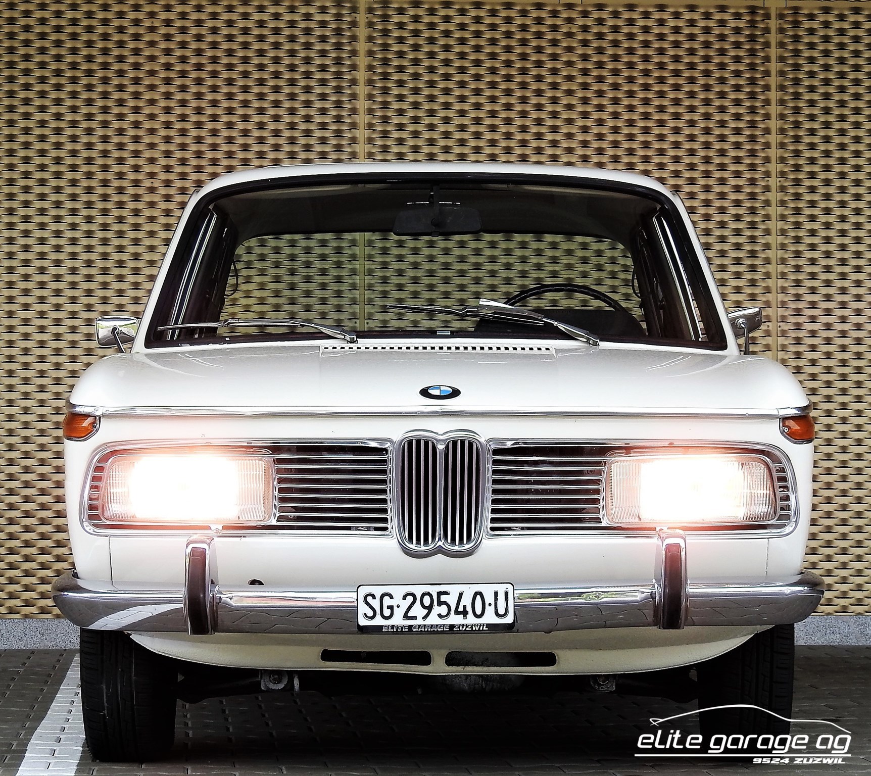 BMW 2000-image-1