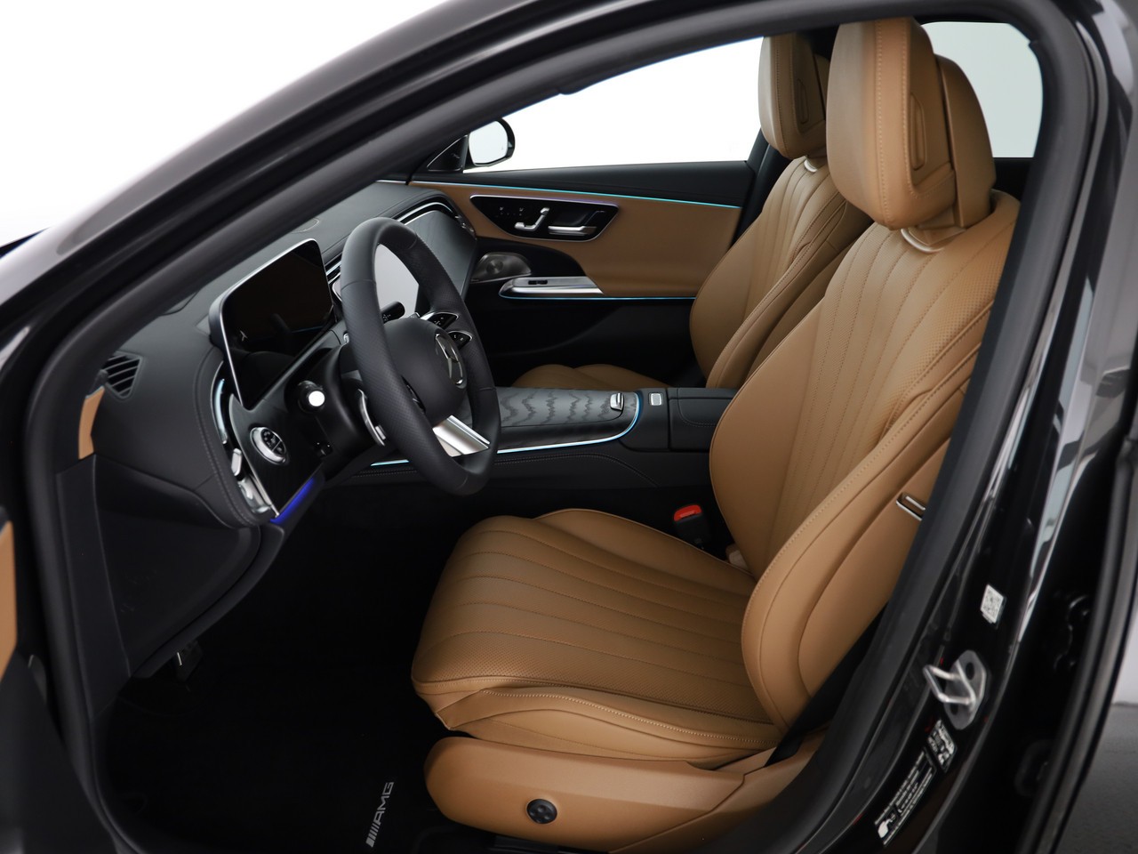 MERCEDES-BENZ E 220 d T 4Matic 9G-Tronic-showroom-element-3
